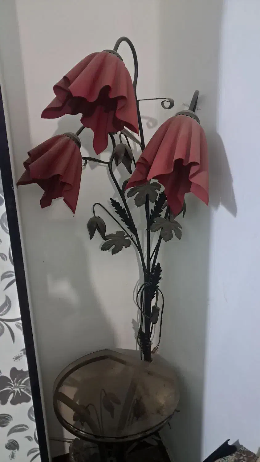 میز و چراغ خواب|چراغ خواب و آباژور|اهواز, زندوکیلی|دیوار