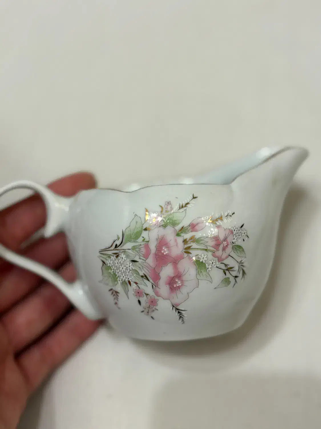 ظرف چاشنی|کلکسیون اشیاء عتیقه|تهران, نیروی هوایی (پیروزی)|دیوار