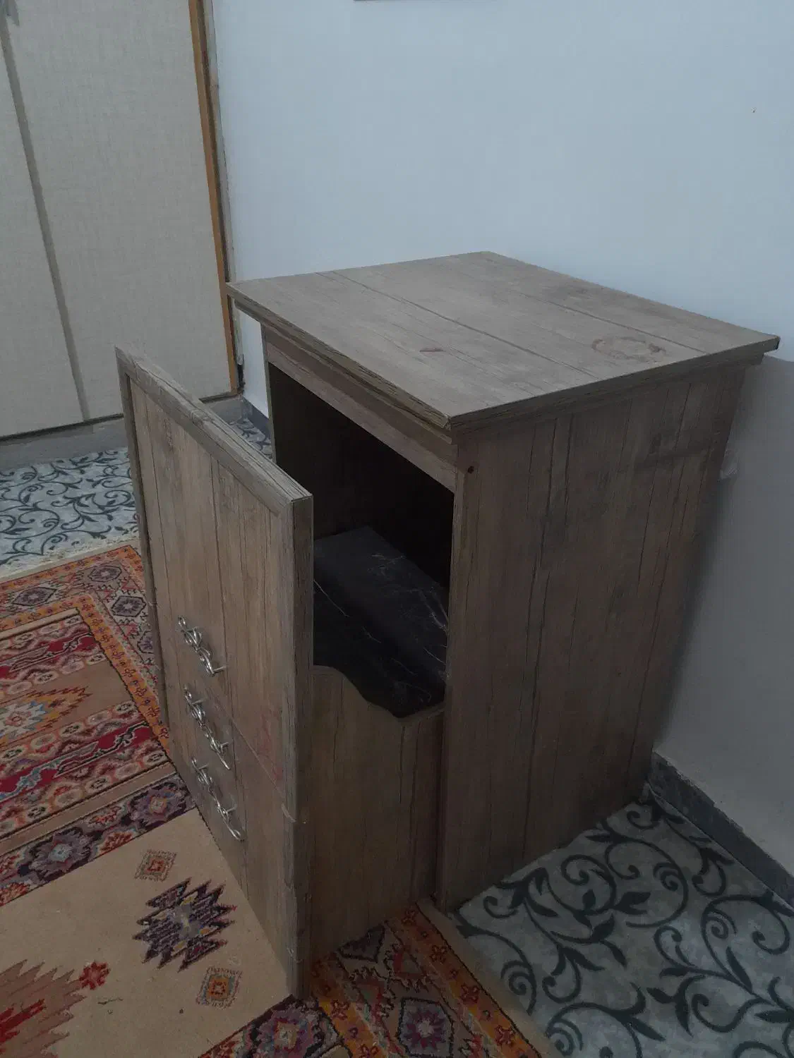 میزو صندلی چرخ خیاطی کم جا|لوازم خیاطی و بافتنی|یاسوج, |دیوار