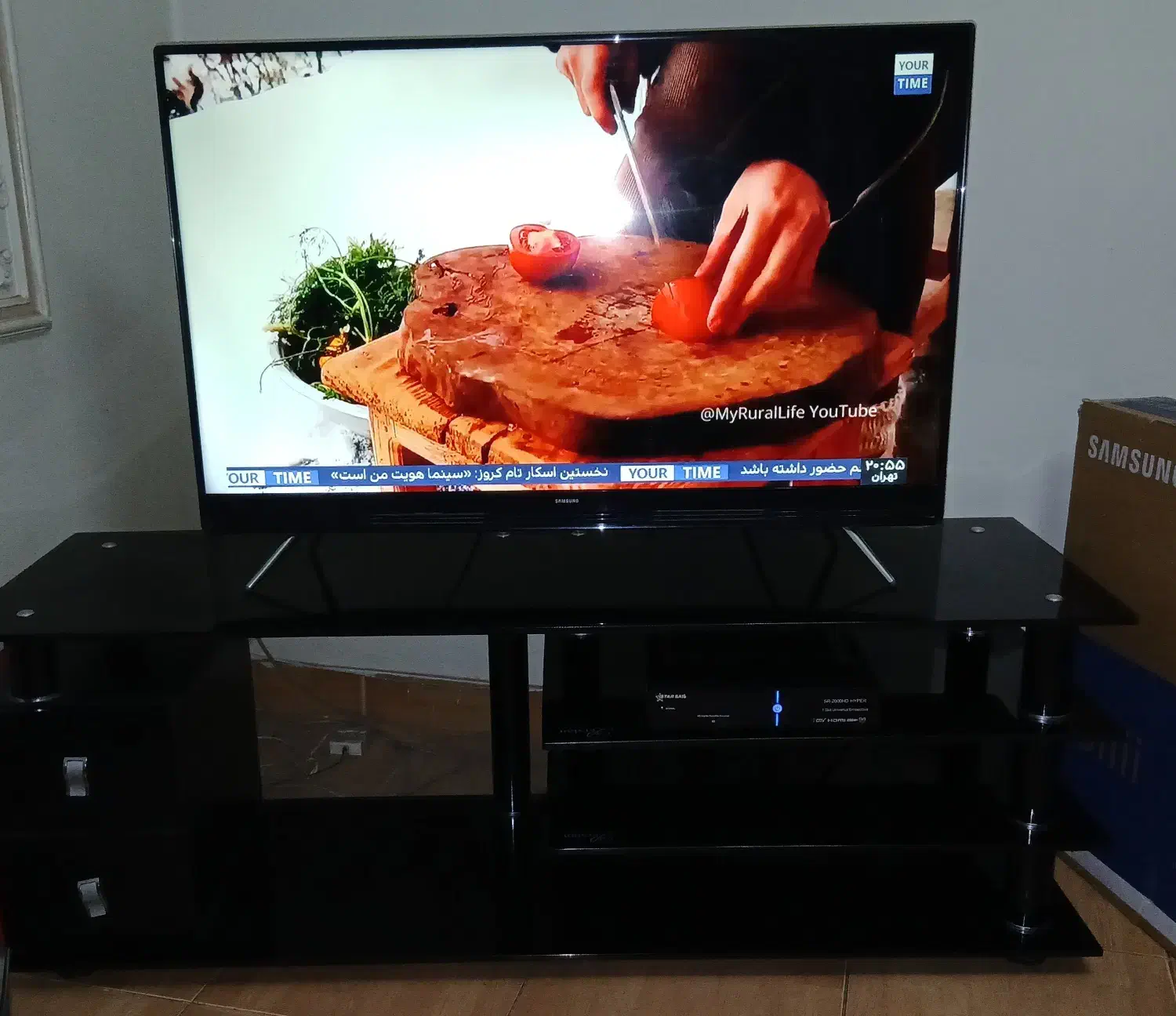 تلوزیون سامسونگ ال ای دی با زیر تلوزیون شیشه ای|تلویزیون و پروژکتور|تهران, بلوار کشاورز|دیوار