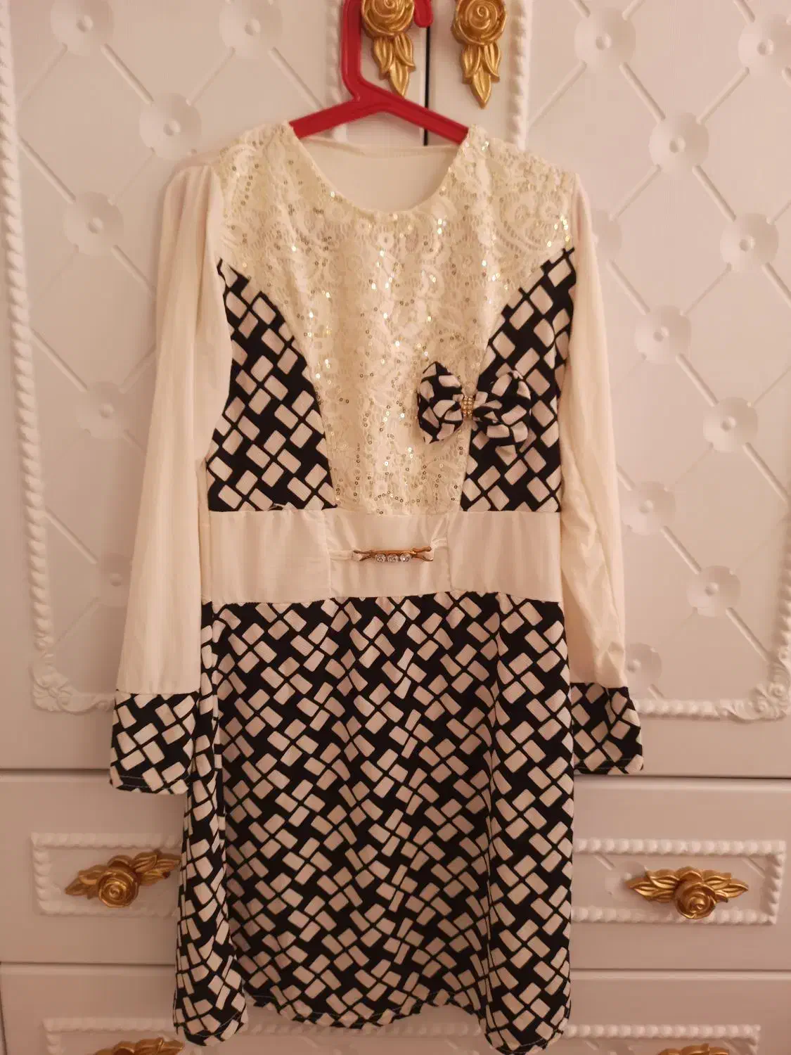 لباس|لباس|کاشان, نوش آباد|دیوار