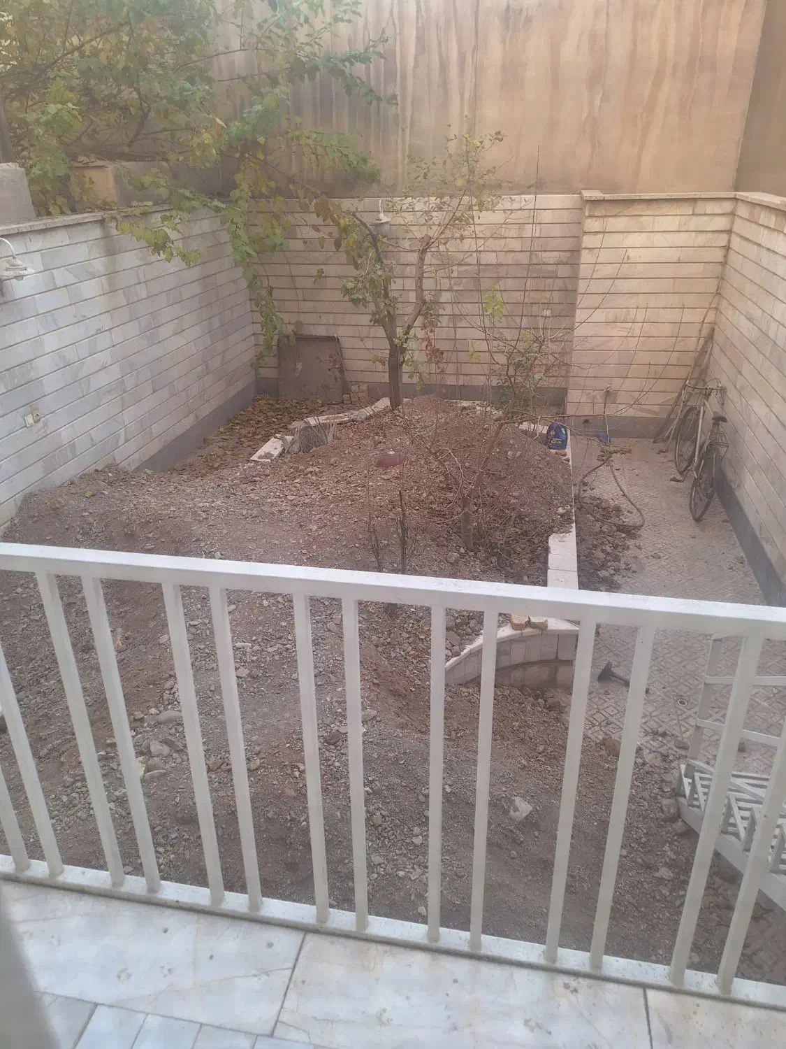 خاک رایگان چاه|مصالح و تجهیزات ساختمان|تهران, نیروی هوایی (پیروزی)|دیوار