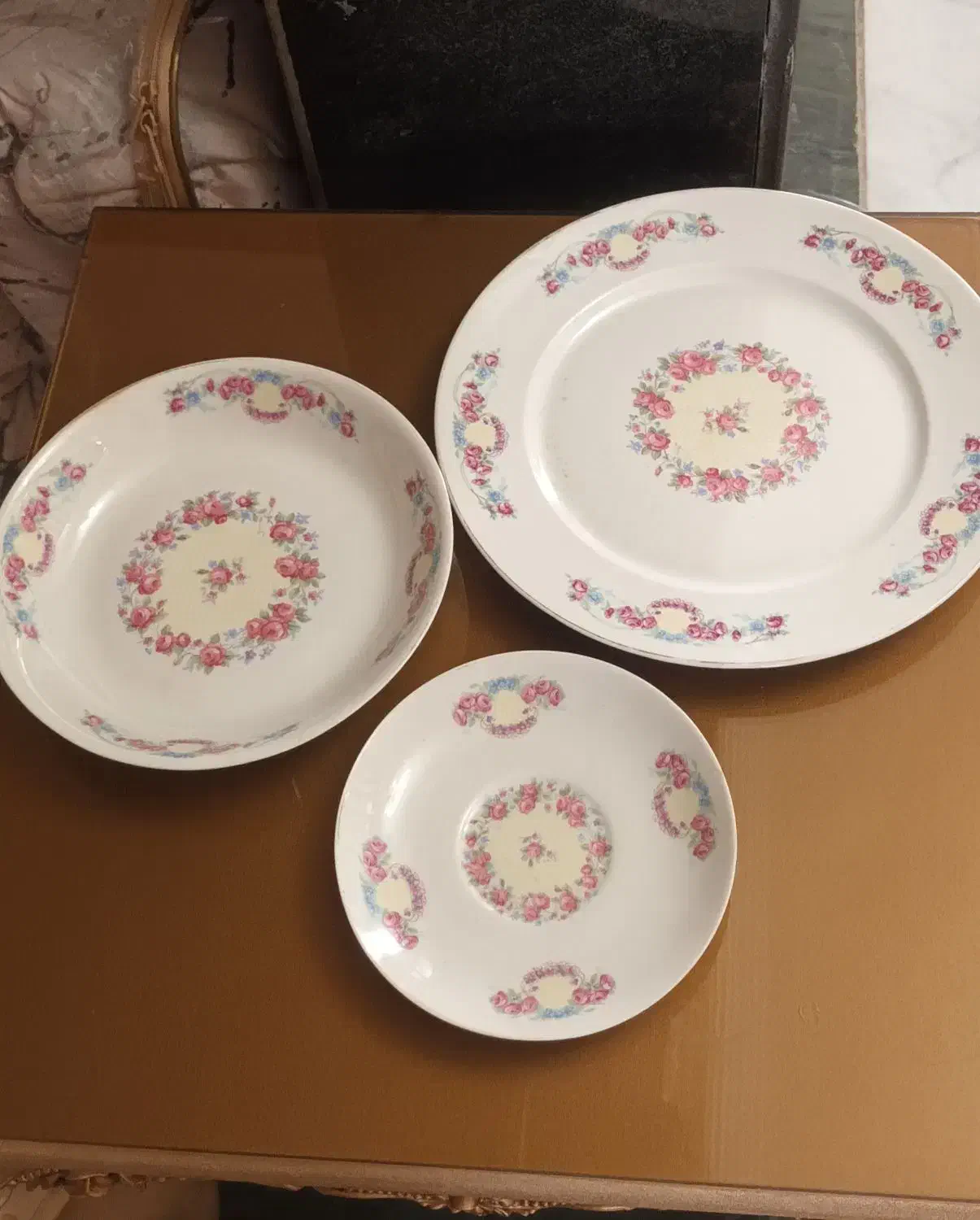 بشقاب و کتاب قدیمی|کلکسیون اشیاء عتیقه|تهران, چیتگر جنوبی|دیوار