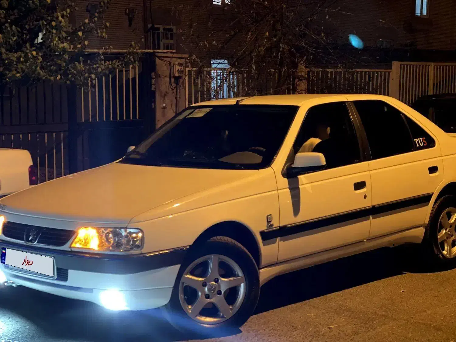 فروشی|خودرو سواری و وانت|ازنا, |دیوار