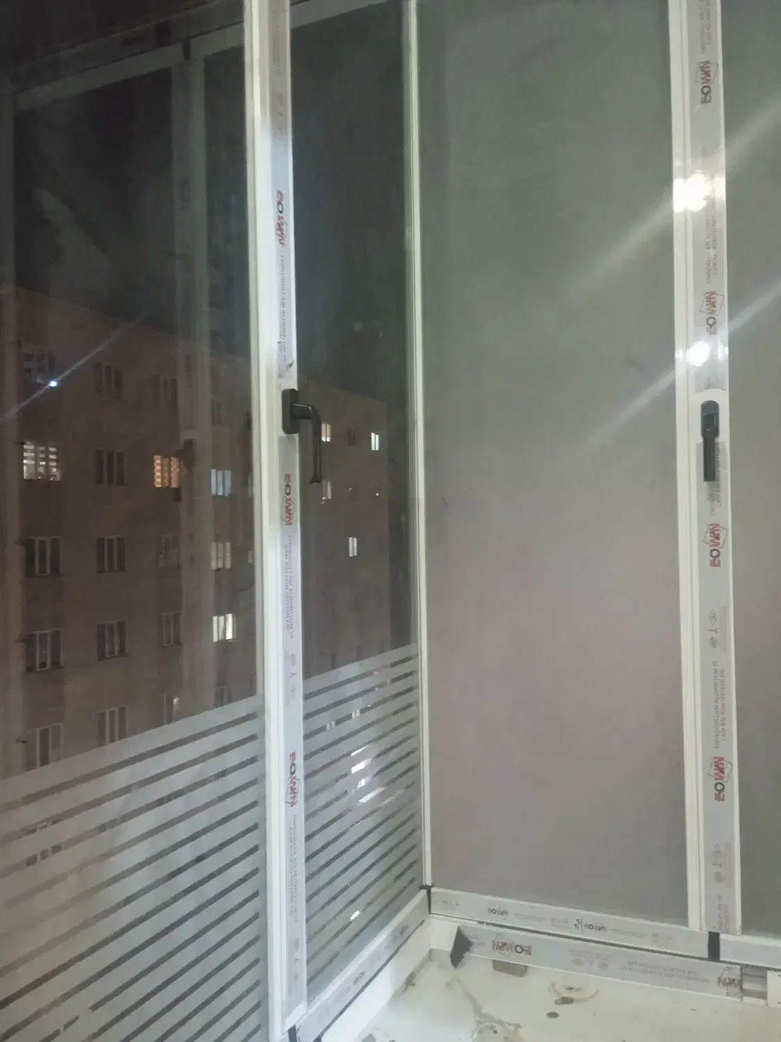 بالکن شیشه ای ریلی رایکا|خدمات پیشه و مهارت|سهند, |دیوار