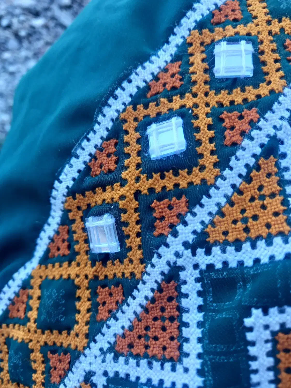 دست دوز|لباس|فنوج, |دیوار