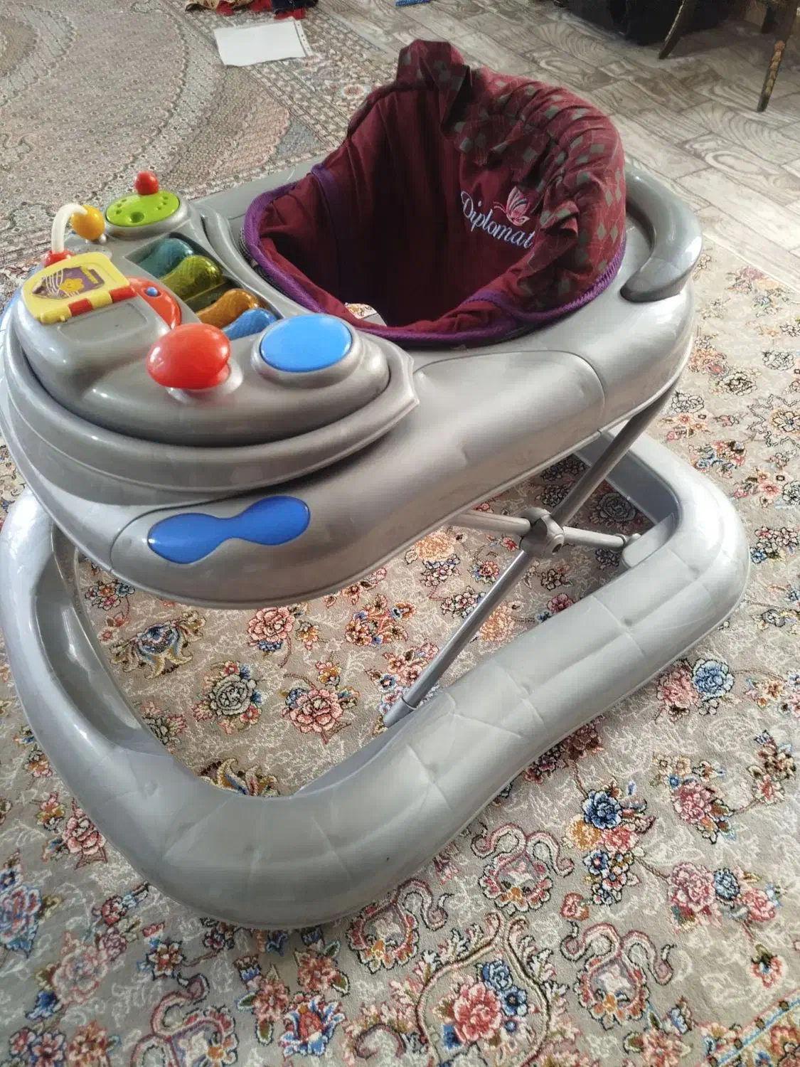 رورورک طوسی|کالسکه و لوازم جانبی|ارومیه, |دیوار