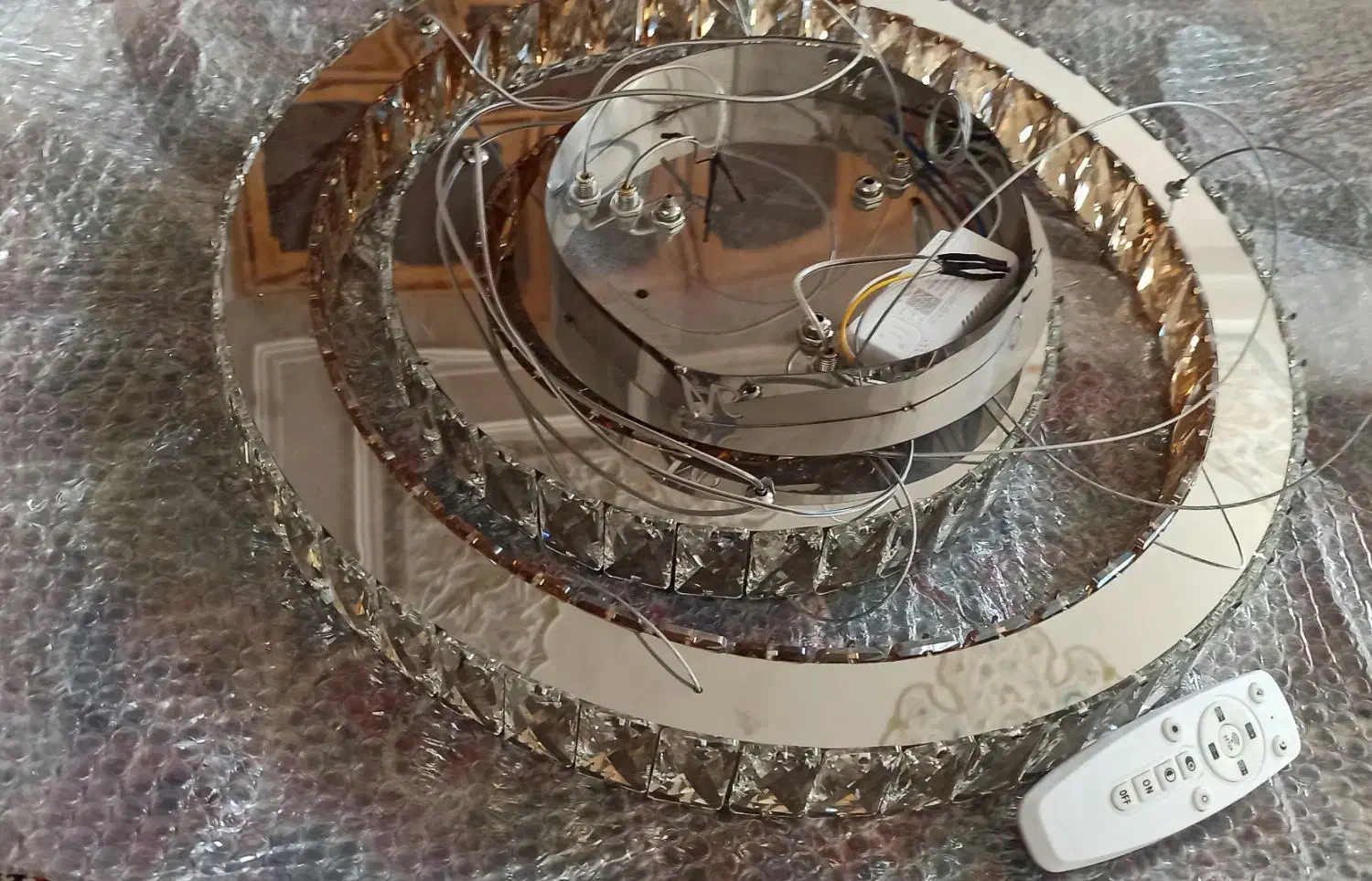 لوستر کریستال دو حلقه بدون استفاده و نو|لوستر و چراغ آویز|نجف‌آباد, نمازی|دیوار