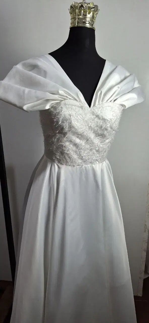 لباس عقد تن اول مزونی|لباس|میانه, |دیوار