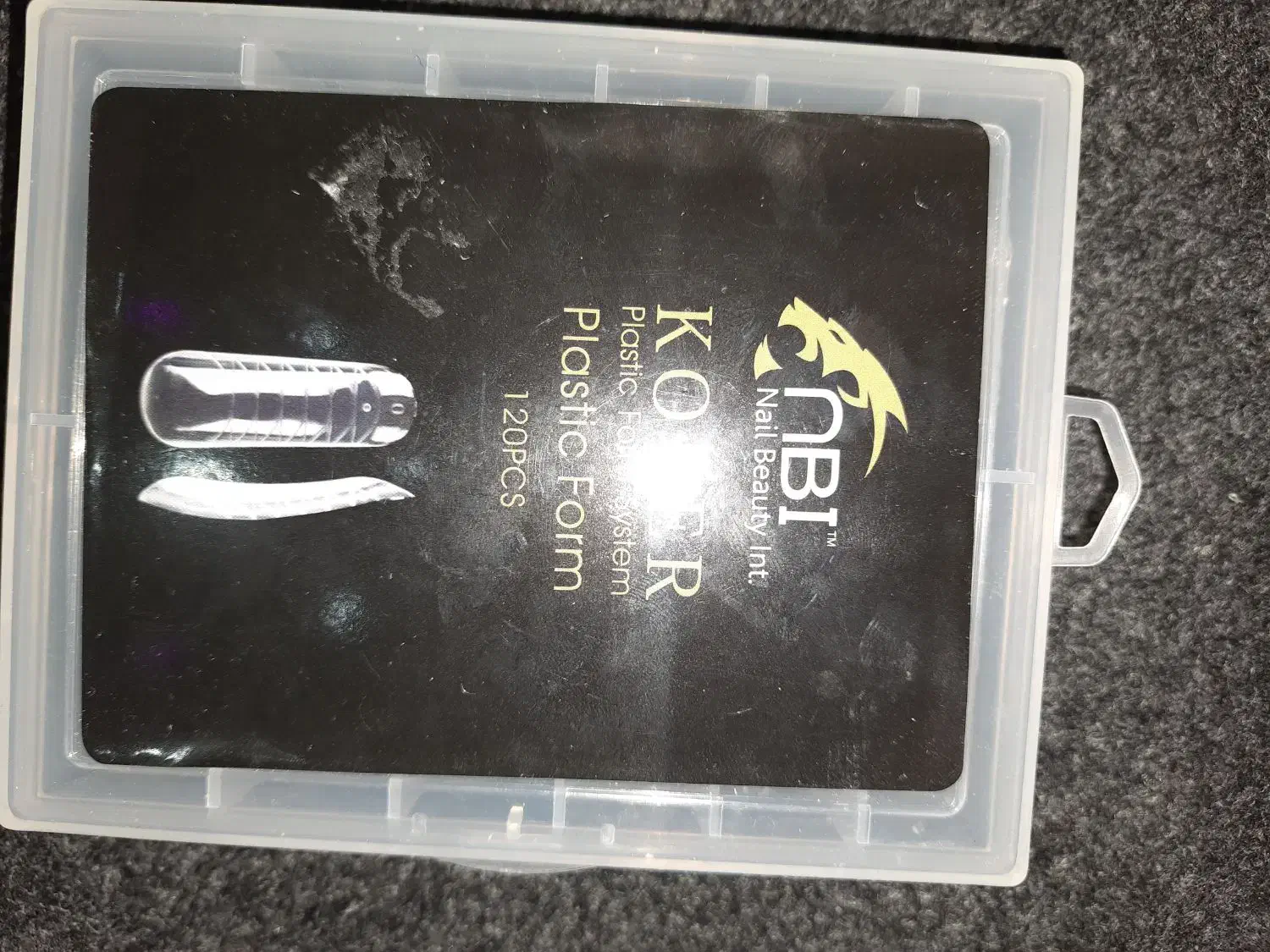 وسایل ناخن|آرایشگاه و سالن‌های زیبایی|بهمن صغاد, |دیوار