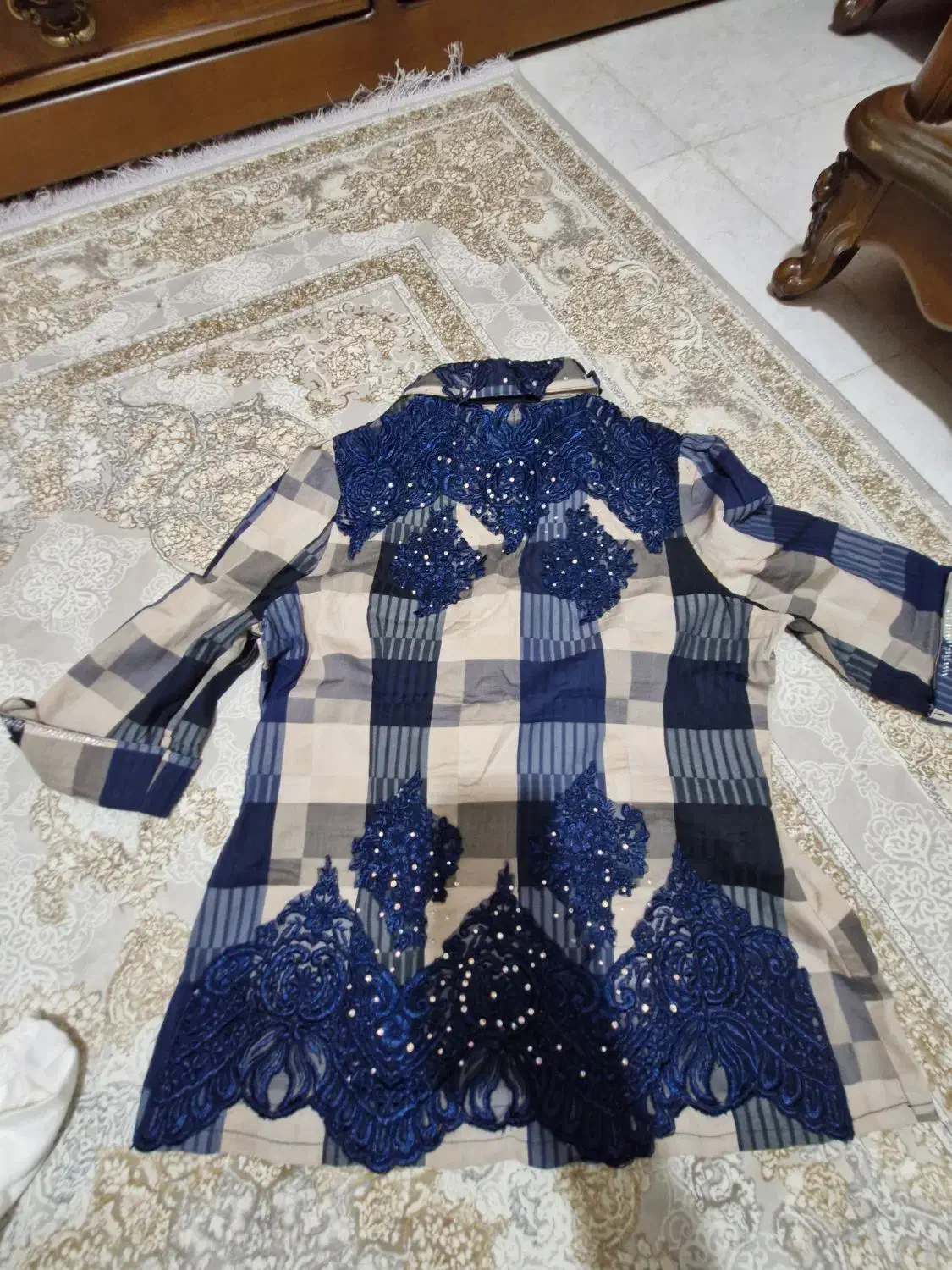 پیرهن مجلسی|لباس|تبریز, |دیوار