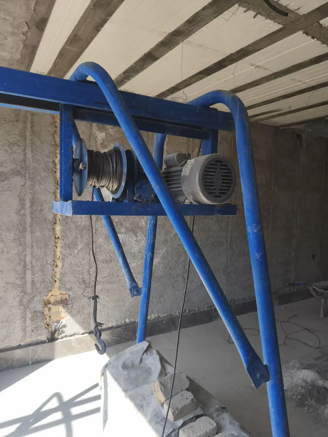 بالابر ساختمانی تک فاز|مصالح و تجهیزات ساختمان|سیدان, |دیوار