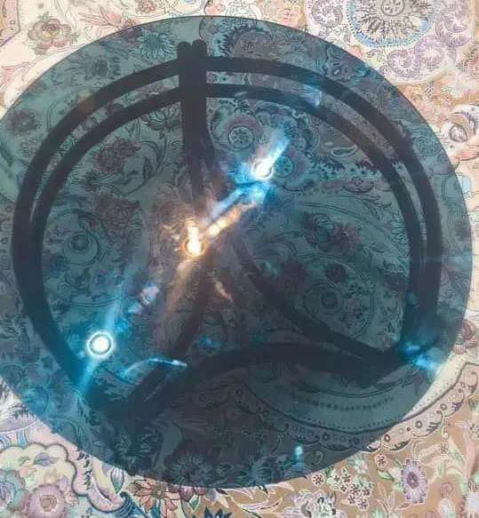 میز گرد شیشه ای وپایه ی فلزی بسیار شیک و بزرگ|مبلمان خانگی و میز عسلی|اهواز, کوی مهدیس|دیوار