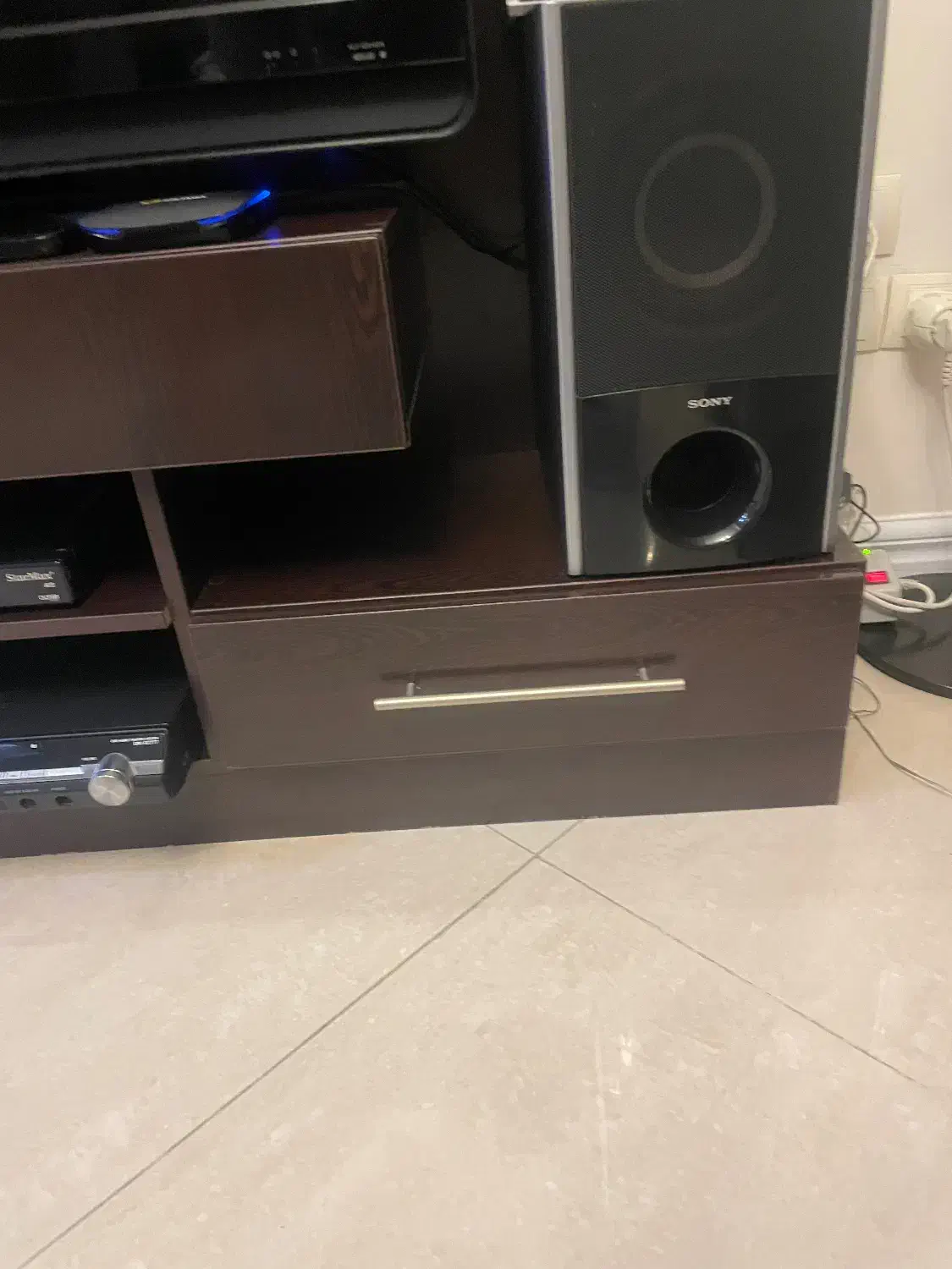 میز تلویزیون تمام MDF ونگه کاملا سالم و تمیز|میز تلویزیون|تهران, امانیه|دیوار