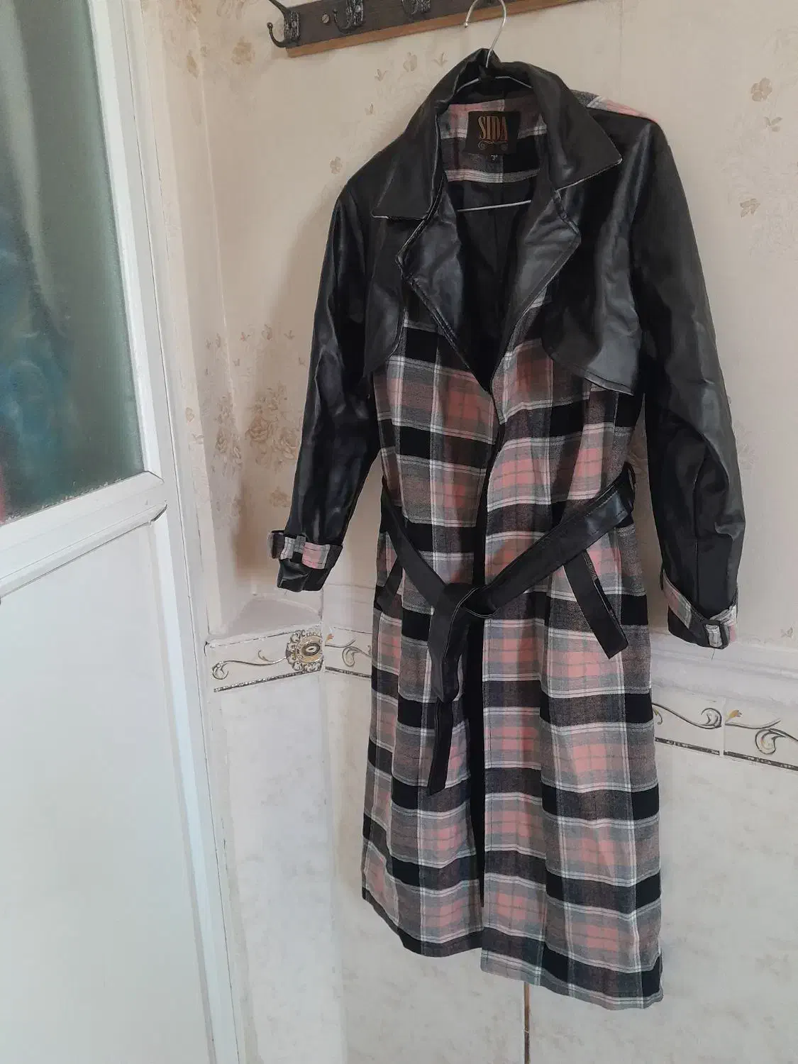 پالتو|کیف، کفش، کمربند|اشتهارد, |دیوار