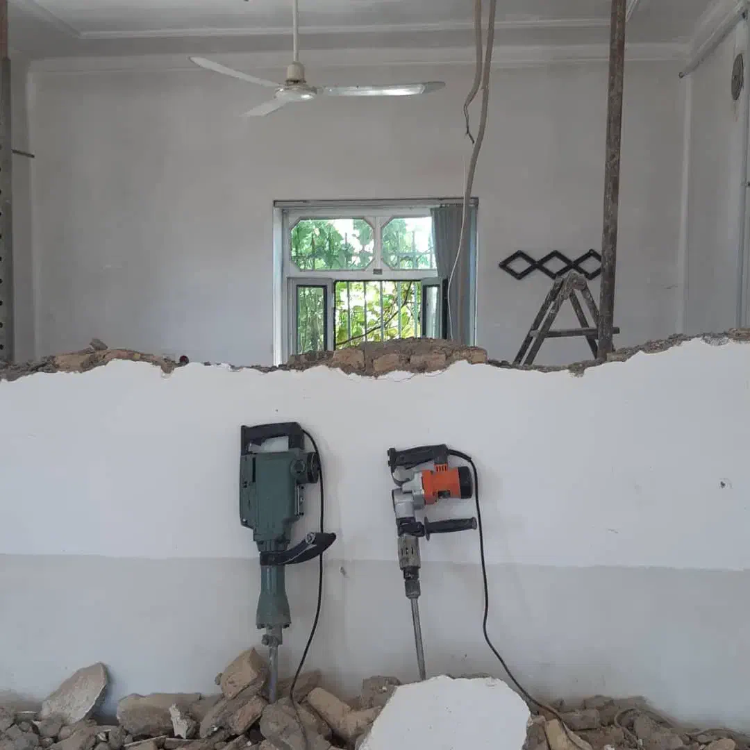 تخریب ساختمان با دستگاه پیکور|خدمات پیشه و مهارت|آق قلا, |دیوار