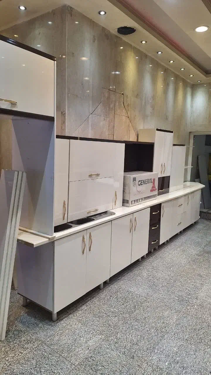 کابینت بسیار تمیز هایگلاس باهود و سینک دولگنه|مصالح و تجهیزات ساختمان|تیران, |دیوار