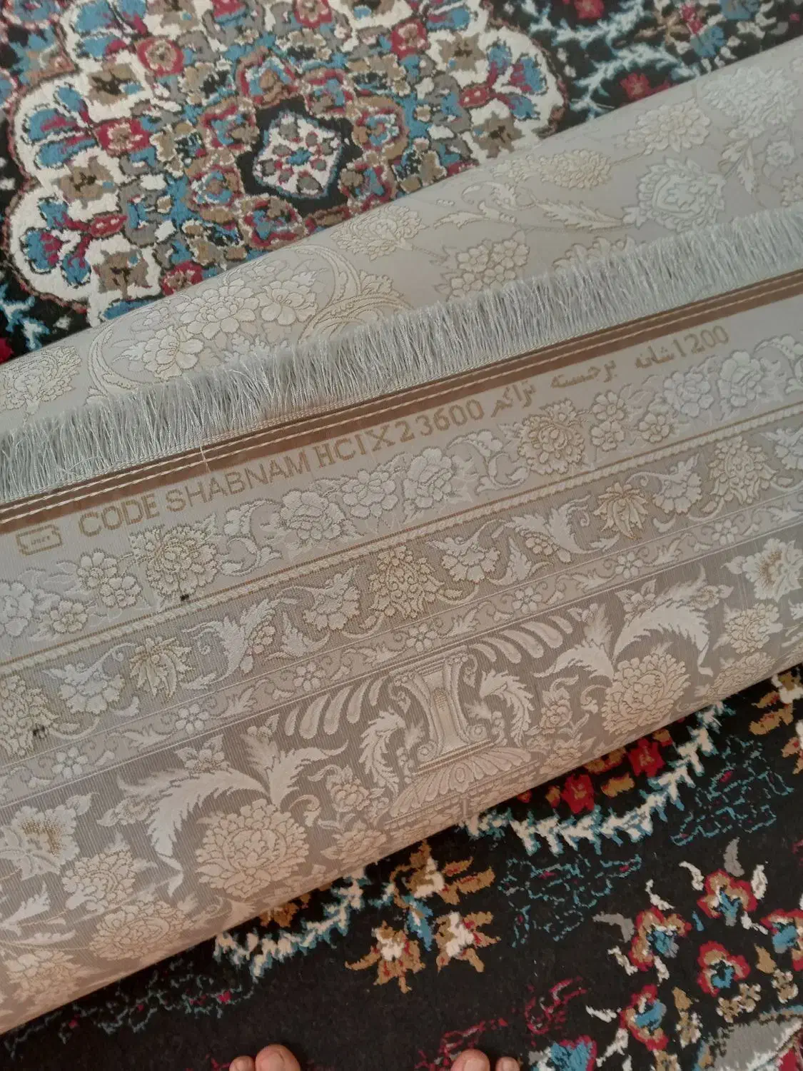 ۲ تخته فرش ۱۲۰۰ شانه ۹ متری تراکم ۳۶۰۰گلبرجسته نو|فرش|خرمآباد, |دیوار