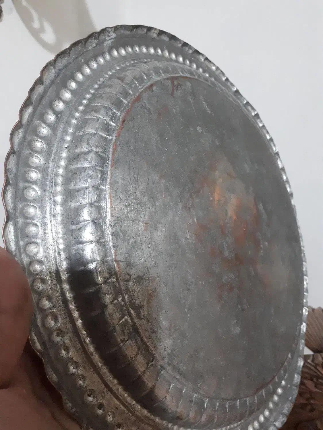 سینی مسی قدیمی|کلکسیون اشیاء عتیقه|کرمانشاه, |دیوار