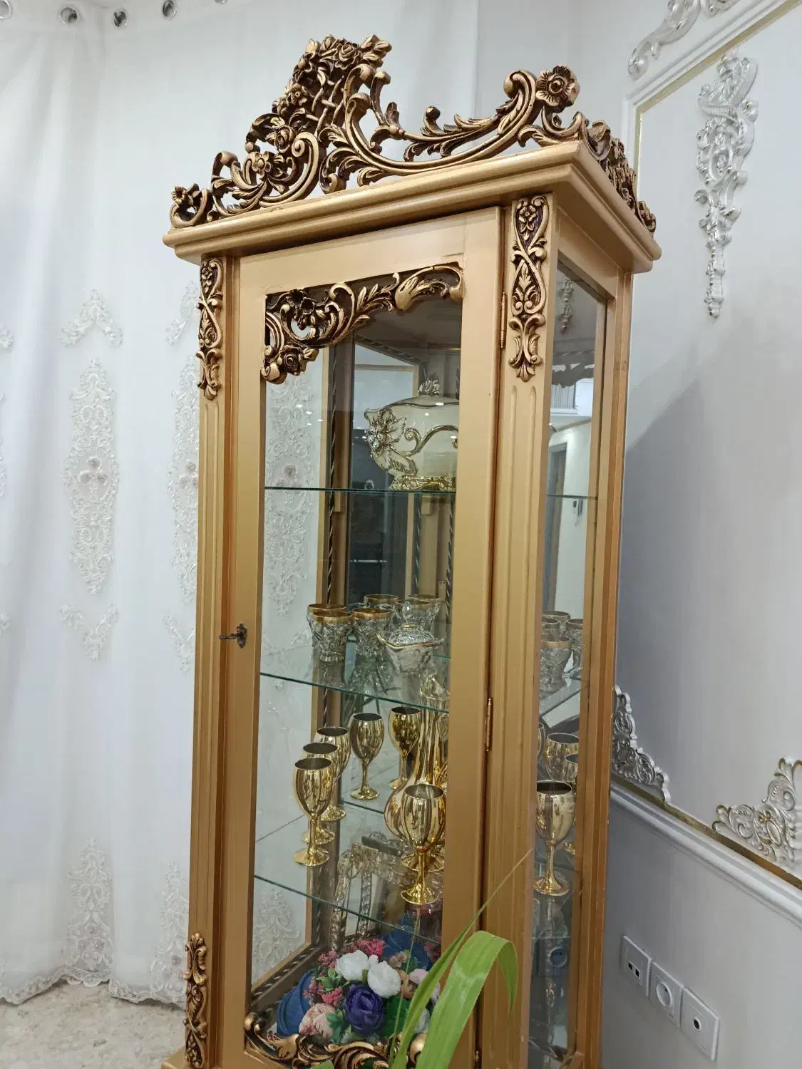 بوفه طلایی در حد نو|بوفه، ویترین، کنسول|پرند, فاز ۳|دیوار