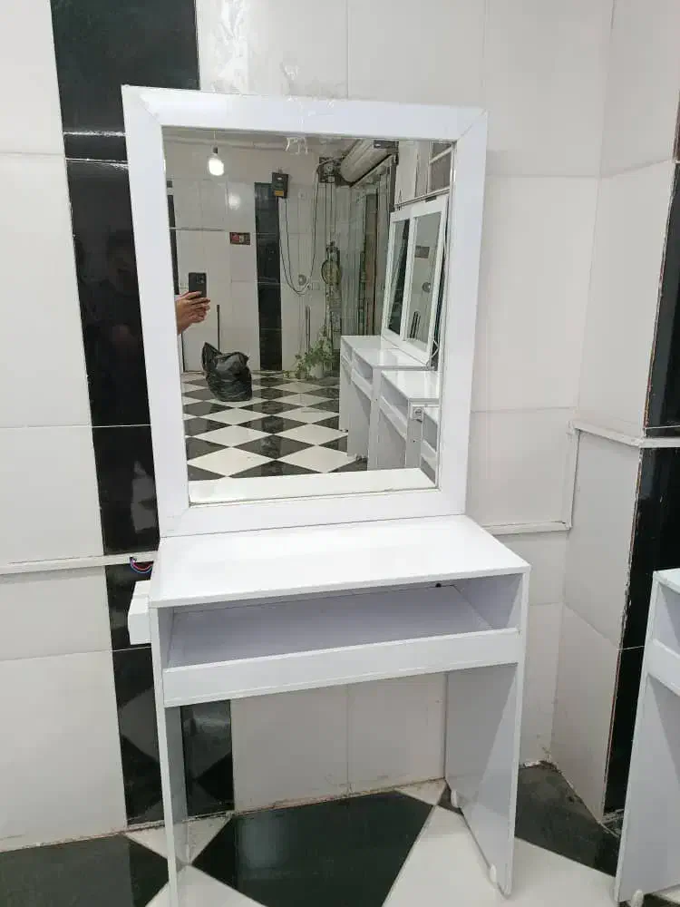 دکوراسیون آرایشگاه|آرایشگاه و سالنهای زیبایی|مسجد سلیمان, |دیوار