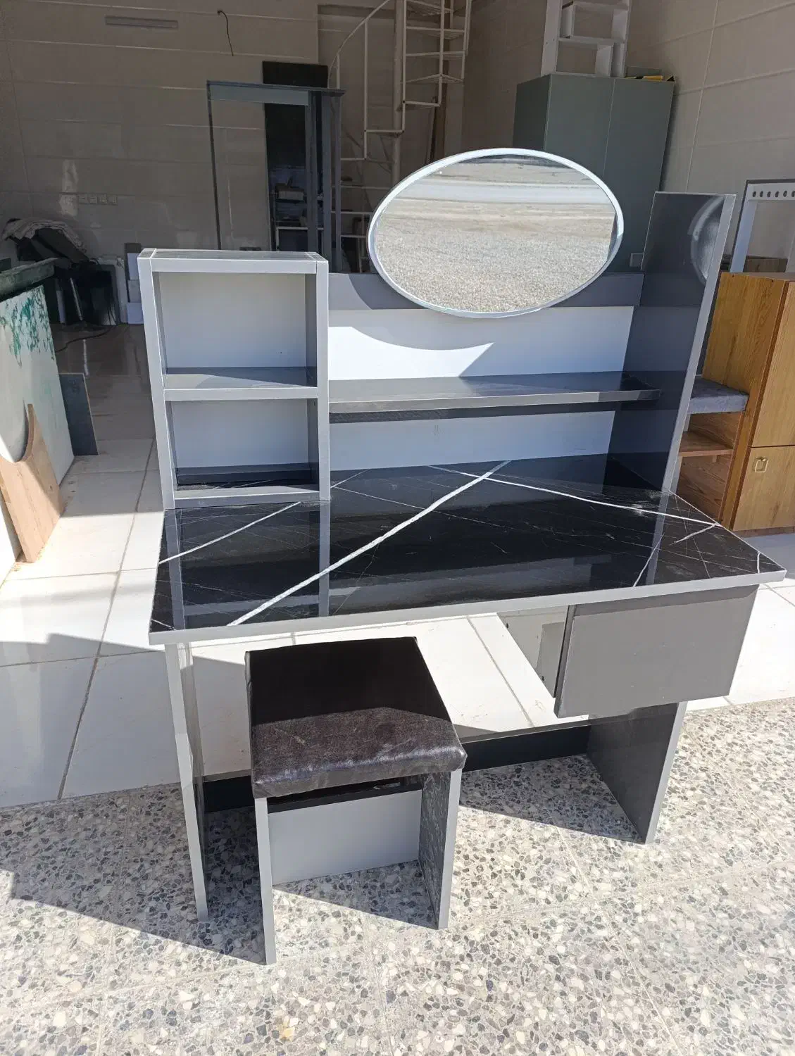 میز میکاپ،آرایشی.جاکفشی|میز تحریر و کامپیوتر|کازرون, |دیوار