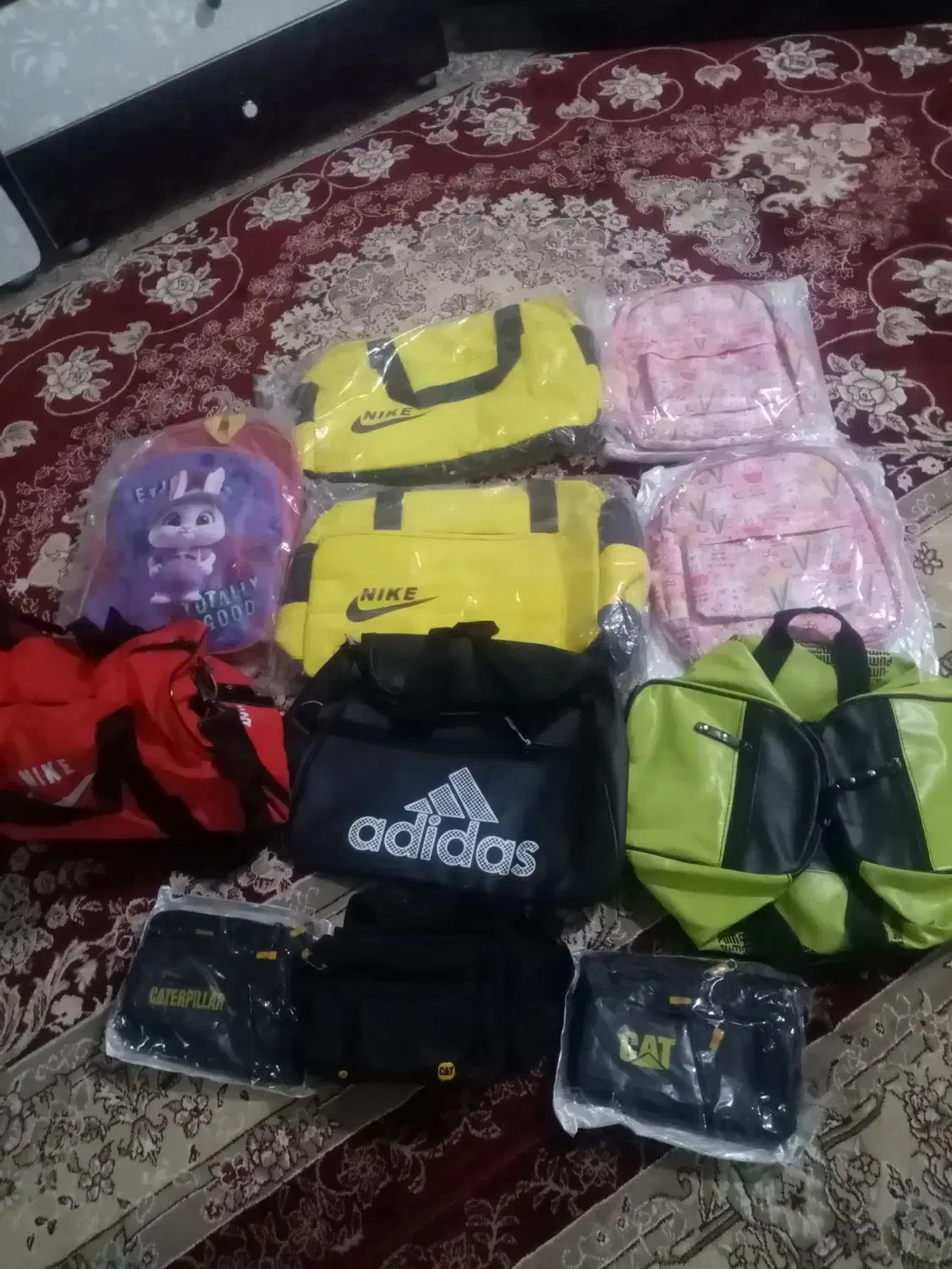 کوله‌پشتی و کیف باشکاه|کیف، کفش، کمربند|مشهد, نیزه|دیوار