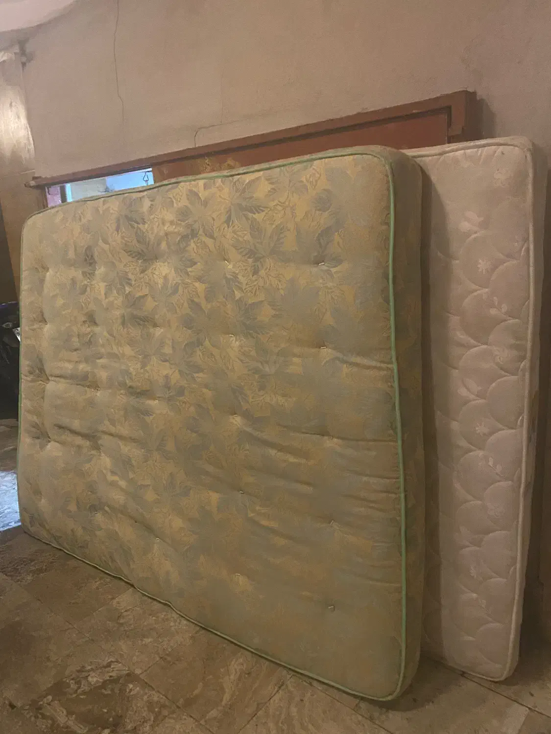 تشک دو نفره|تشک تختخواب|رشت, استادسرا|دیوار