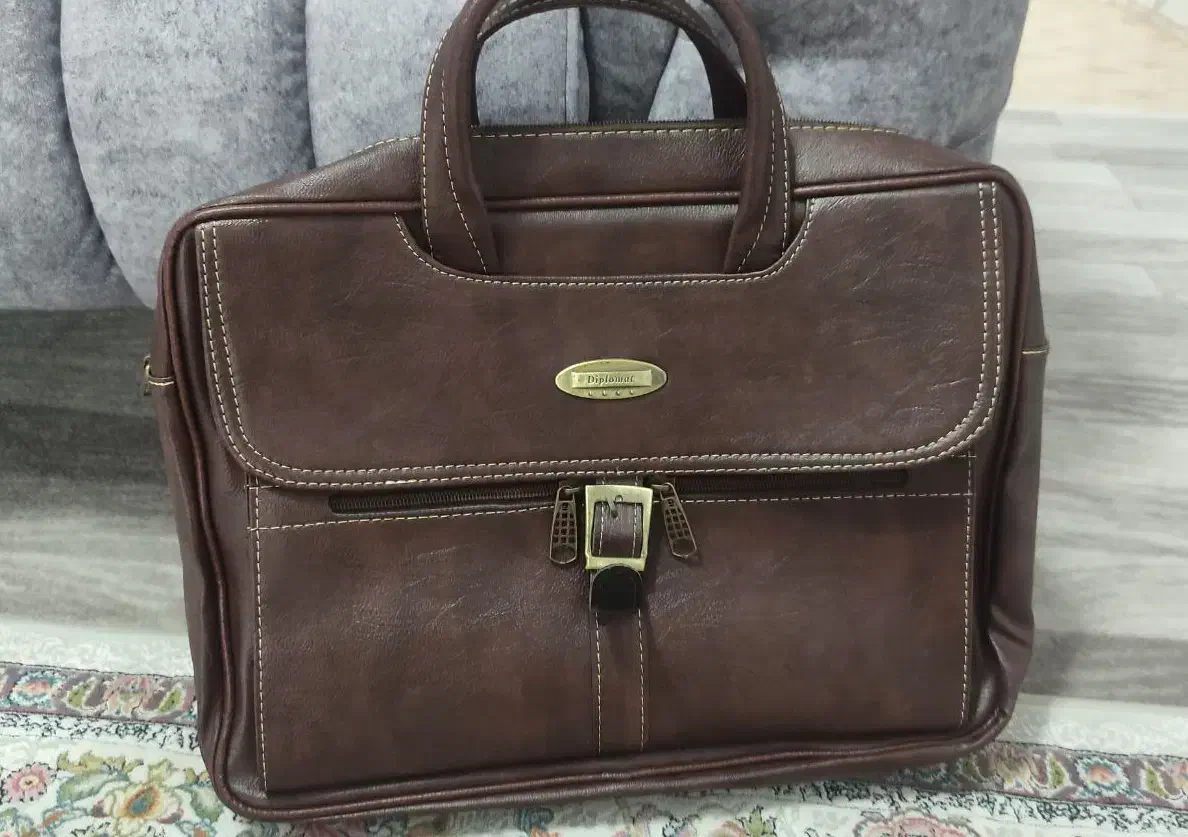 کیف چرم دیپلمات|کیف، کفش، کمربند|آستانه اشرفیه, |دیوار