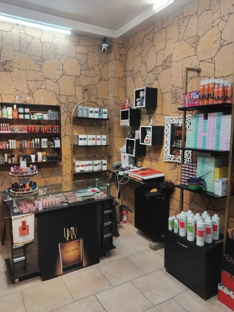 واگذاری مغازه با کلیه اجناس و دکور|اجارهٔ مغازه و غرفه|رودهن, |دیوار