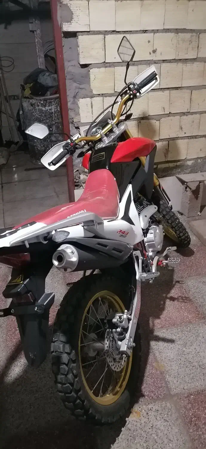 برمودا 250|موتورسیکلت|لاهیجان, آهندان|دیوار