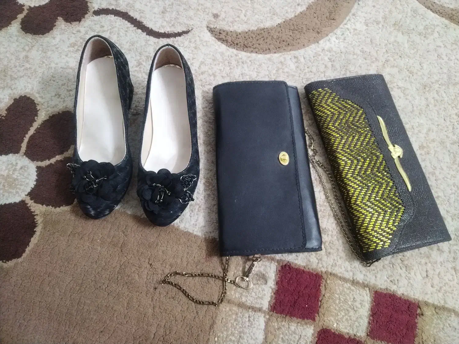 کیف و کفش|کیف، کفش، کمربند|گلبهار, شهر جدید گلبهار|دیوار