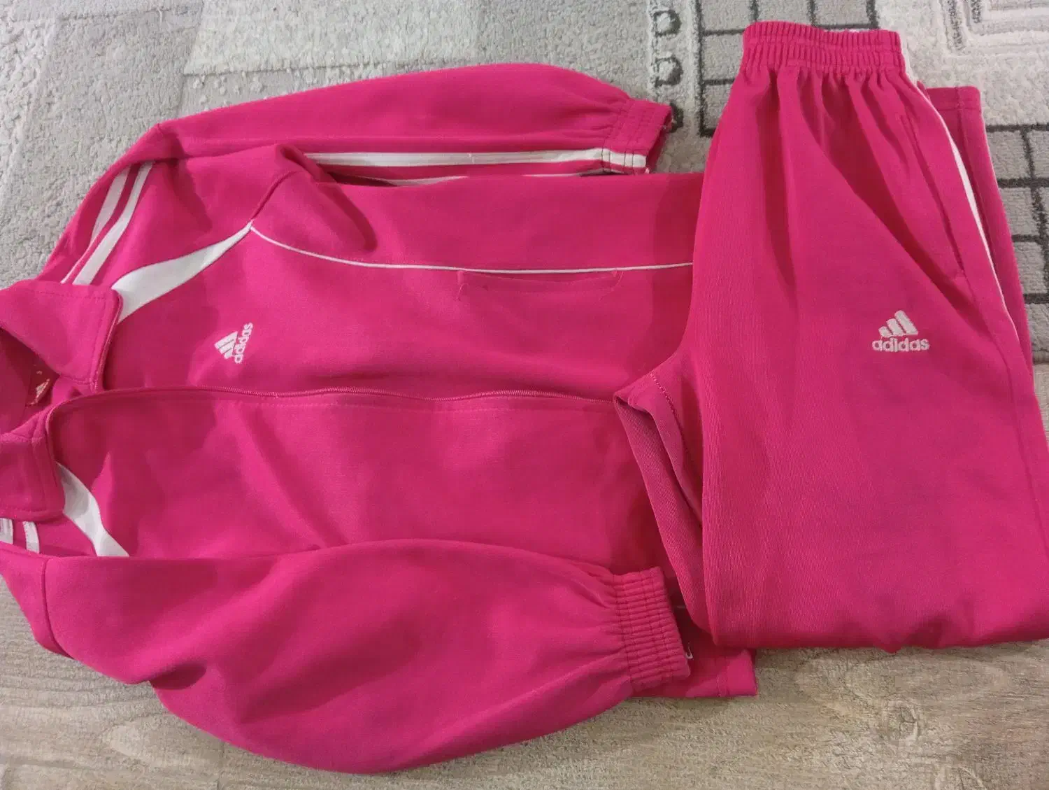 لباس ورزشی دخترانه|لباس|شیروان (خراسان), |دیوار