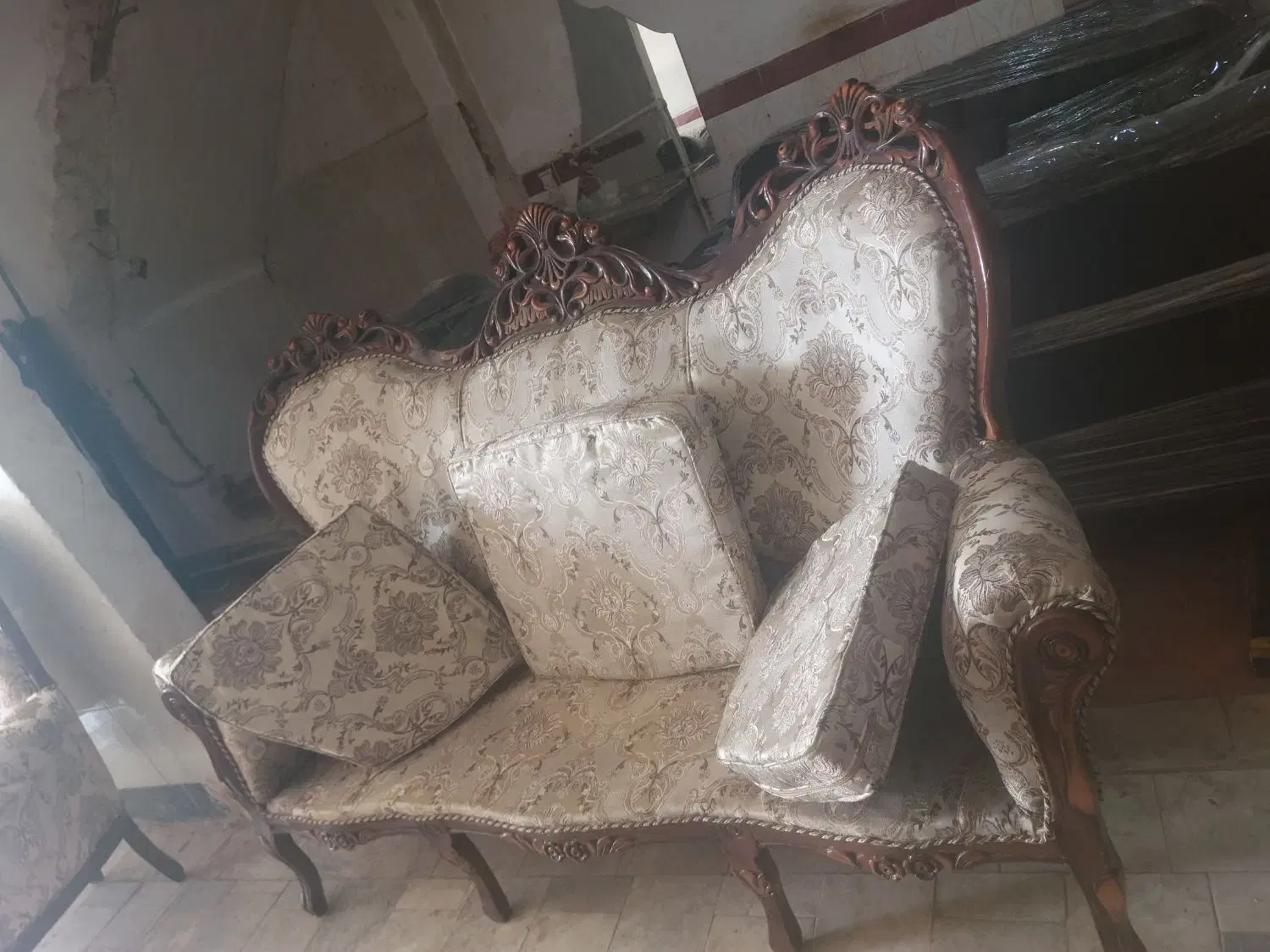 مبل ۷نفره سلطنتی کارکرده|مبلمان خانگی و میز عسلی|اهر, |دیوار