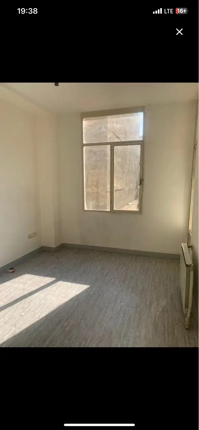 ۸۵ متر دو خواب طبقه۱/پروانه نزدیک مترو/عکس واقعی