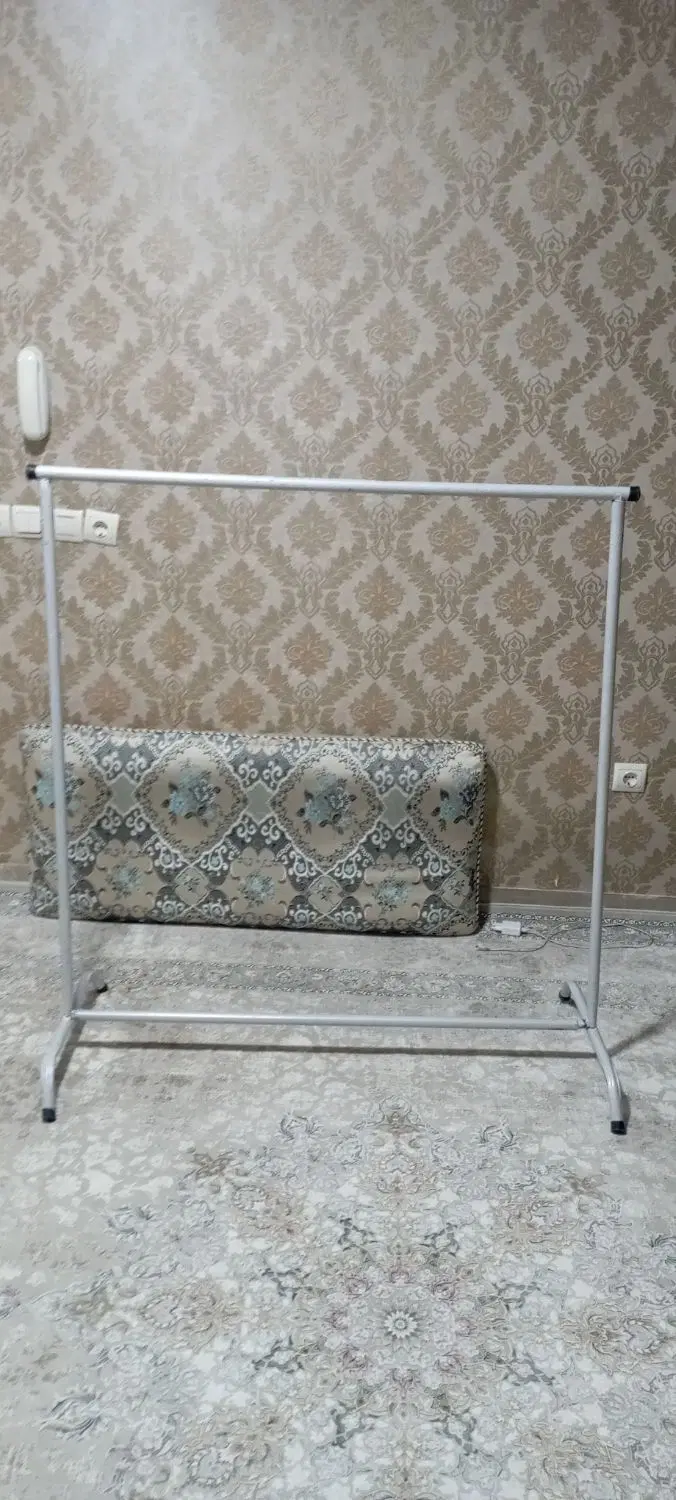 رگال|بندرخت و رخت‌آویز|ایلام, |دیوار