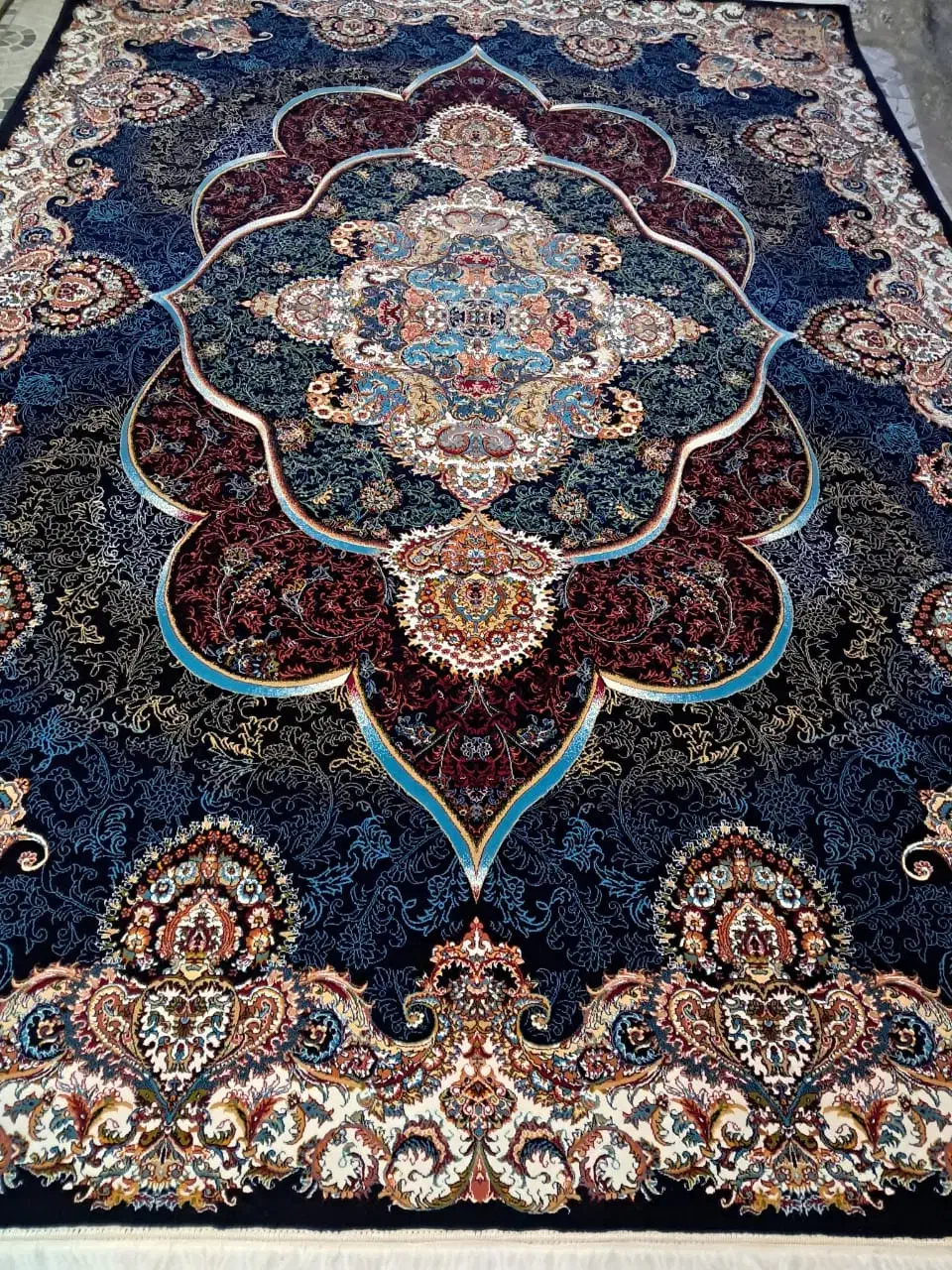 فرش ۹متری دوتخته باکناره مثل فرش ها|فرش|ورامین, ریحان آباد|دیوار