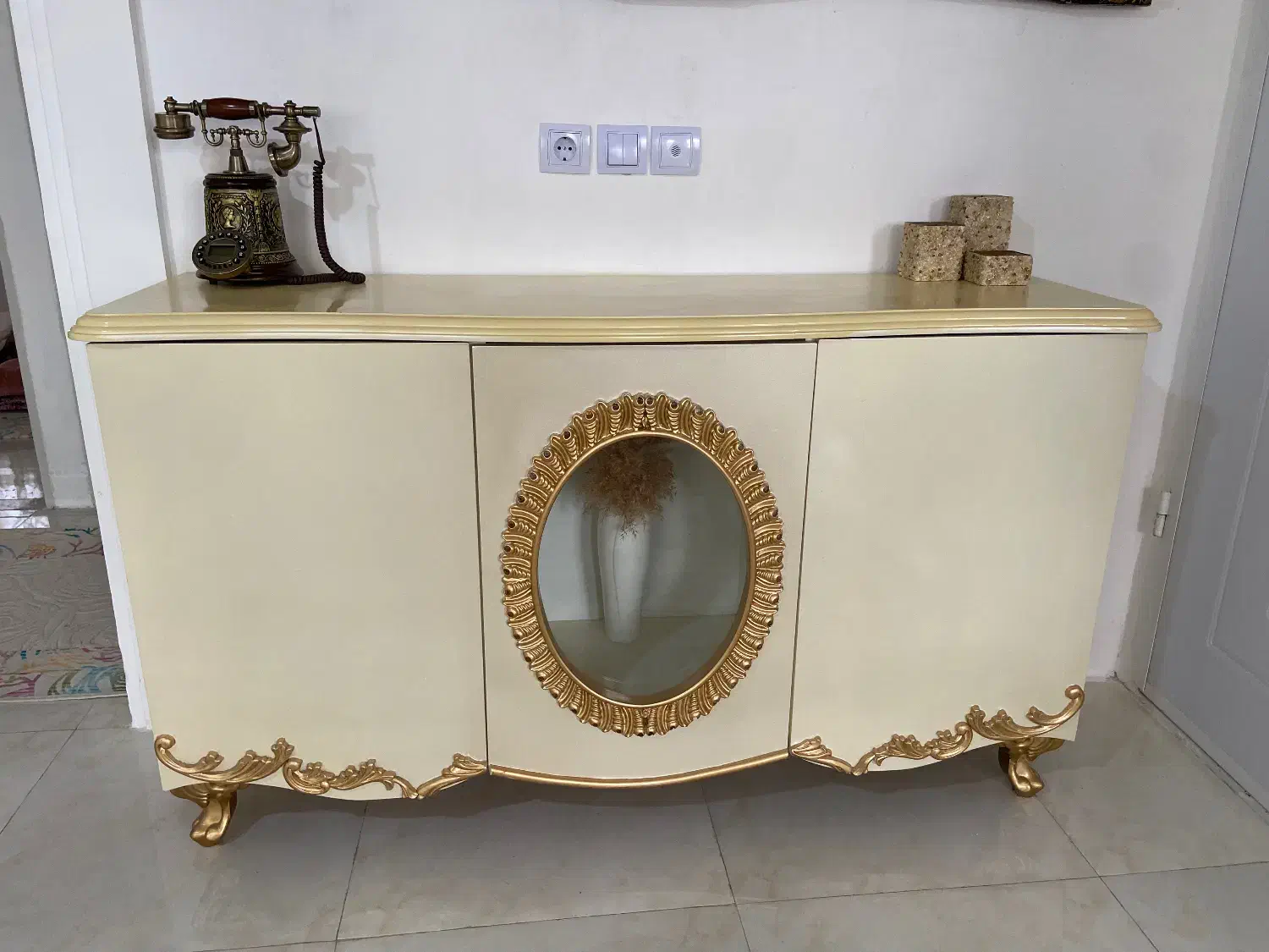 کنسول زیبا|بوفه، ویترین، کنسول|اردبیل, |دیوار