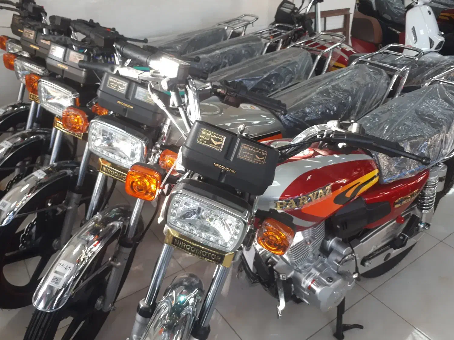 پرواز تخت 200 فول آپشن|موتورسیکلت|بیجار, |دیوار