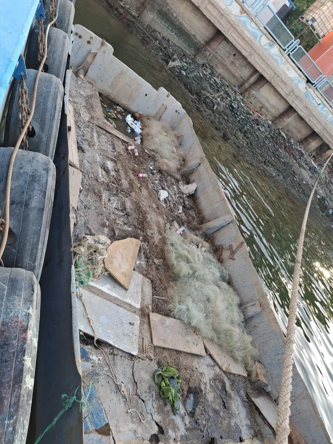 تشت غایق|قایق و سایر وسایل نقلیه|خرمشهر, |دیوار