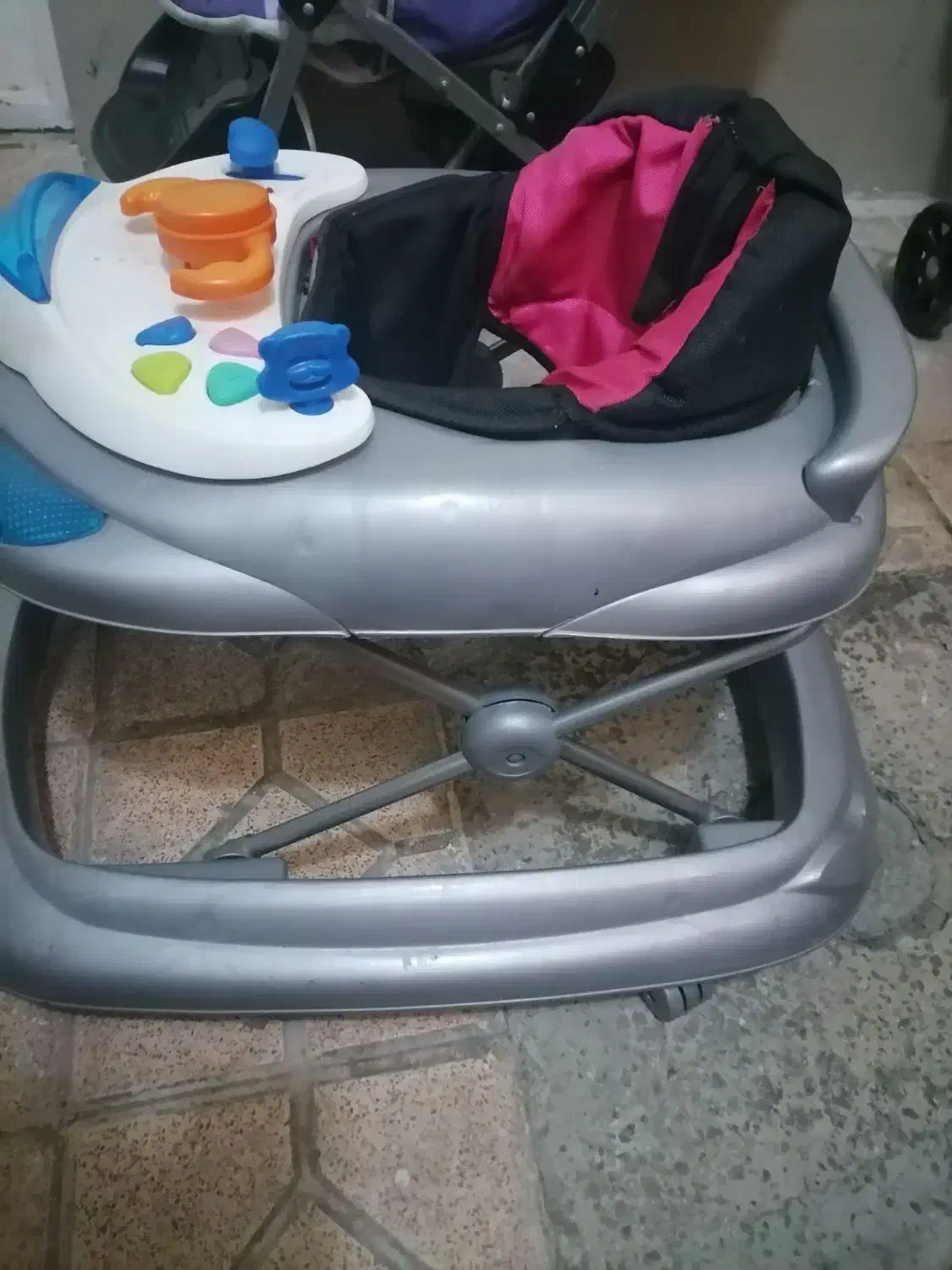 کالسکه بچه و روروک بچه|کالسکه و لوازم جانبی|ارومیه, |دیوار