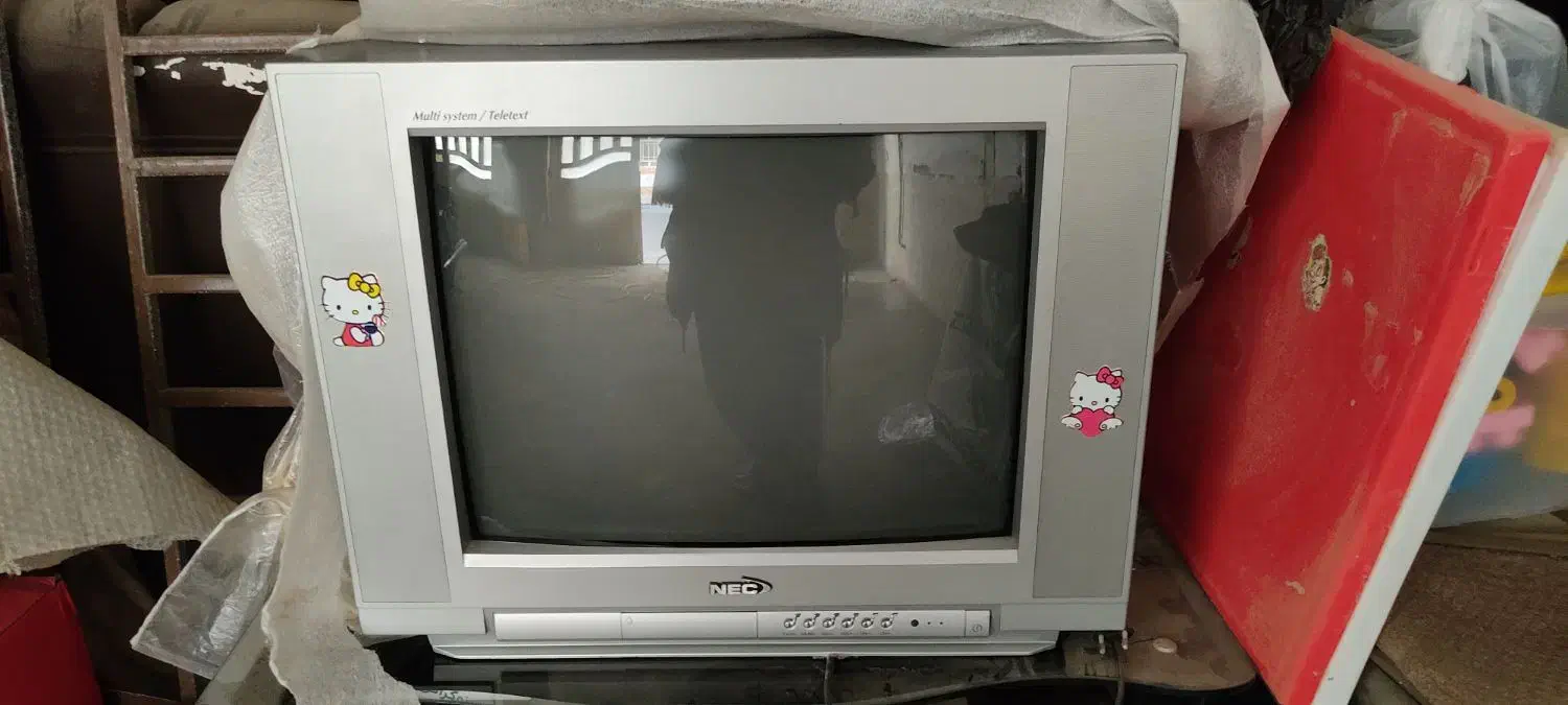 تلویزیون سامسونگ صفحه رنگی با سیدی و میز شیشه ای ز|تلویزیون و پروژکتور|نهاوند, |دیوار