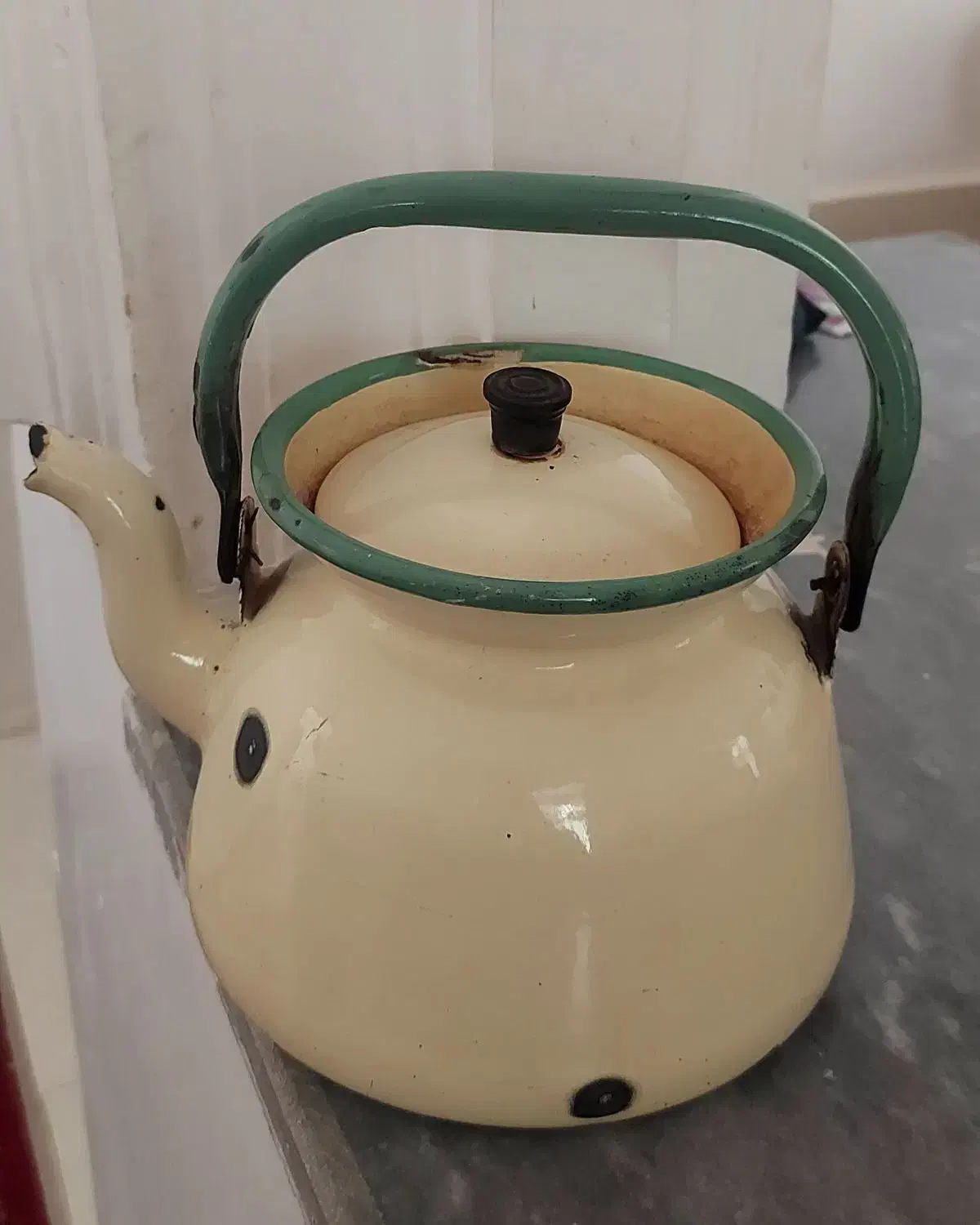 کتری نوستالژی|کلکسیون اشیاء عتیقه|تربت‌حیدریه, شهید قرنی|دیوار