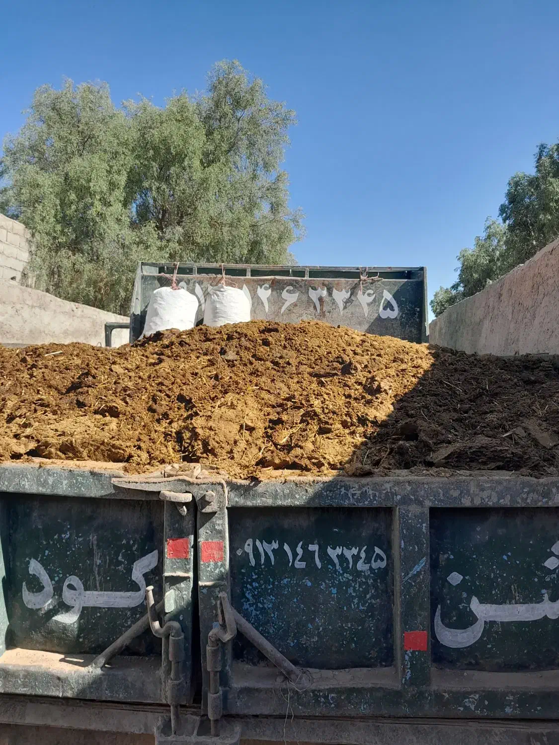 حمل شن وماسه.کود گاو خالص. درتناژ ۶ تا ۱۰ تن|خدمات حمل و نقل|بم, |دیوار