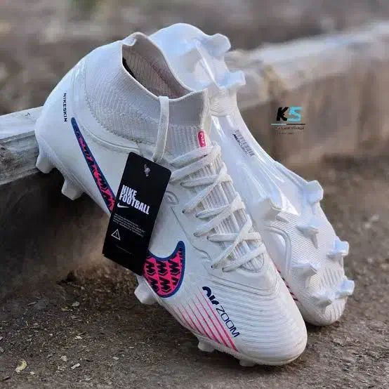 کفش چمن|کیف، کفش، کمربند|چناران, |دیوار