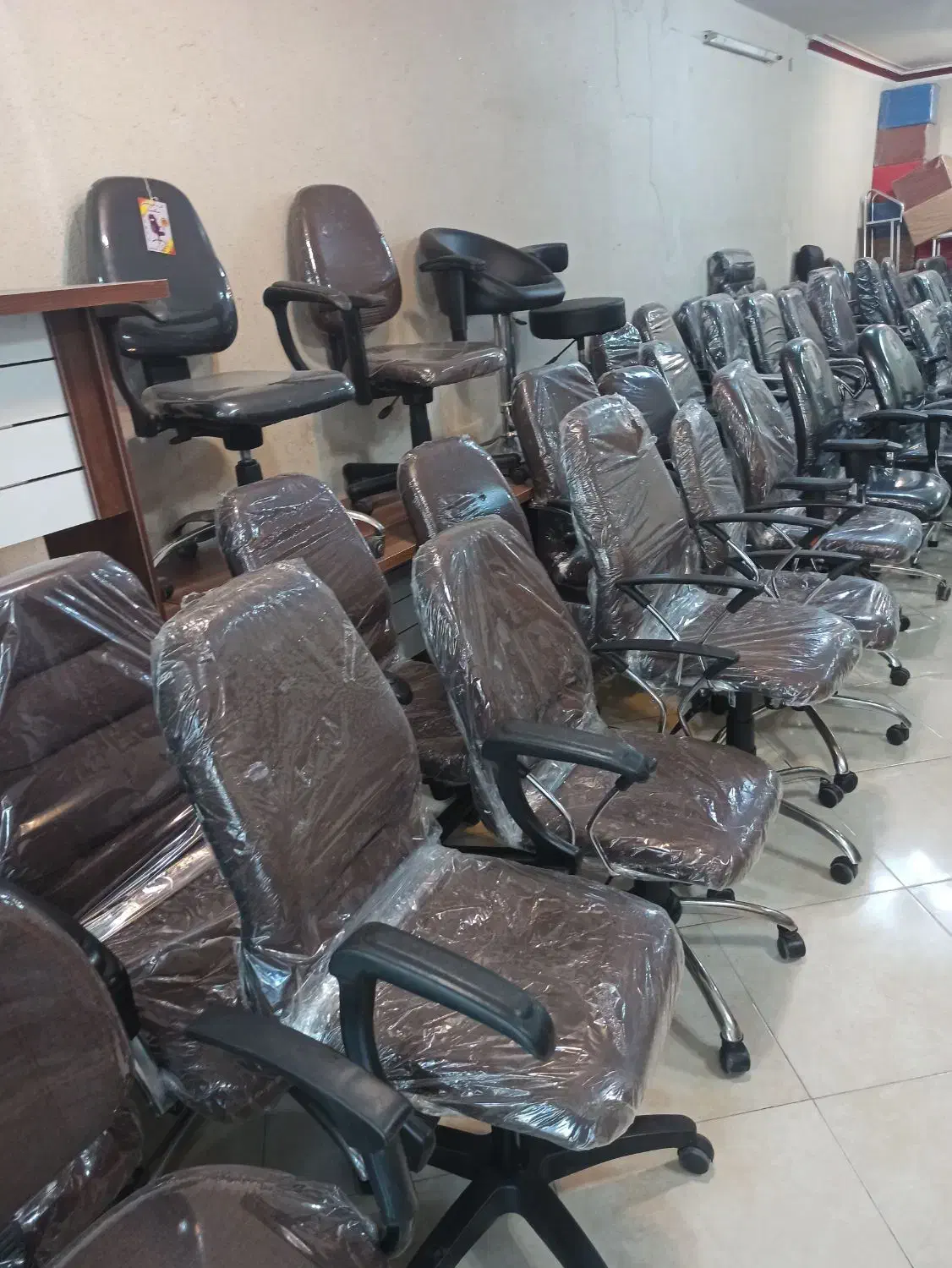 تعداد صندلی نیلپر استوک در حدنو|مبلمان اداری|مشهد, یاس|دیوار