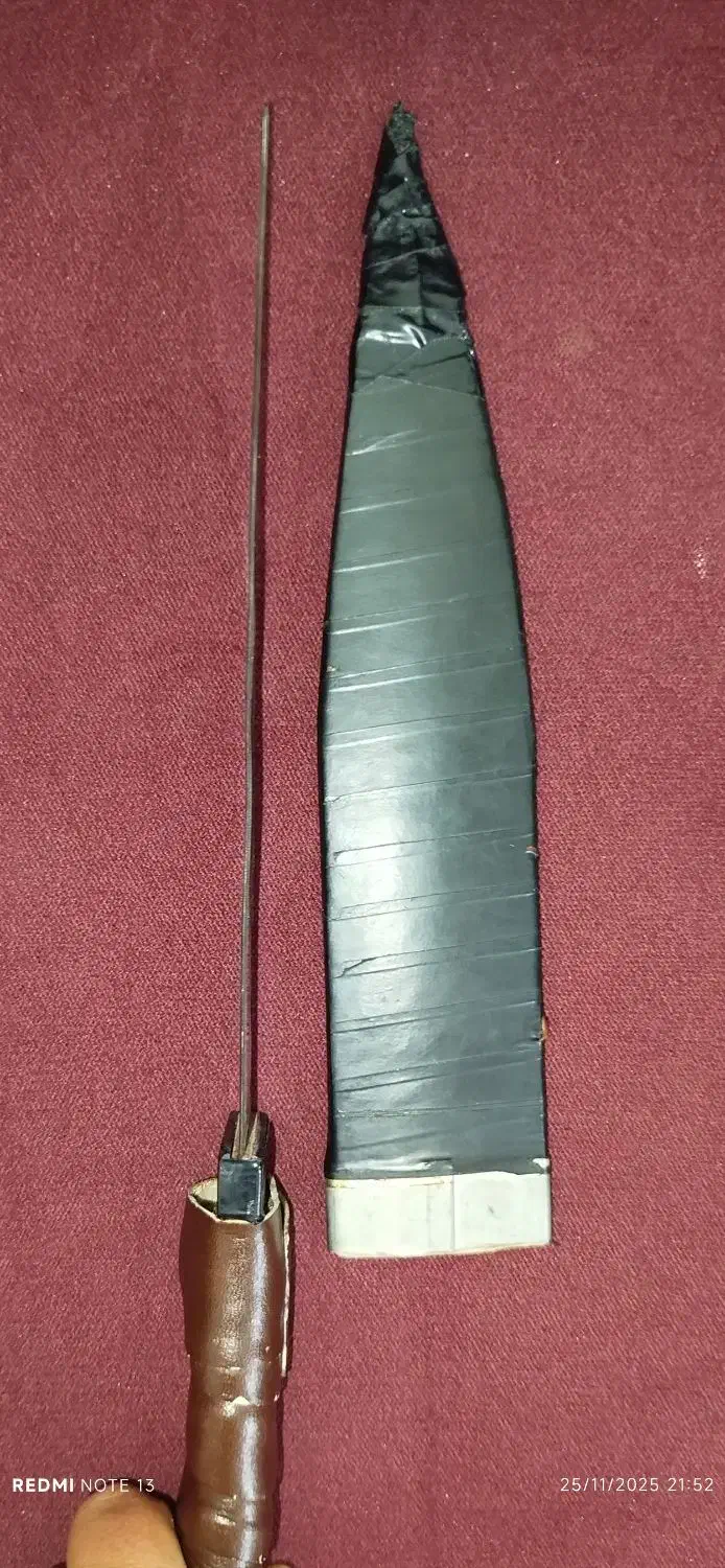 چاقو|کلکسیون اشیاء عتیقه|پاکدشت, پاکدشت (مامازند)|دیوار