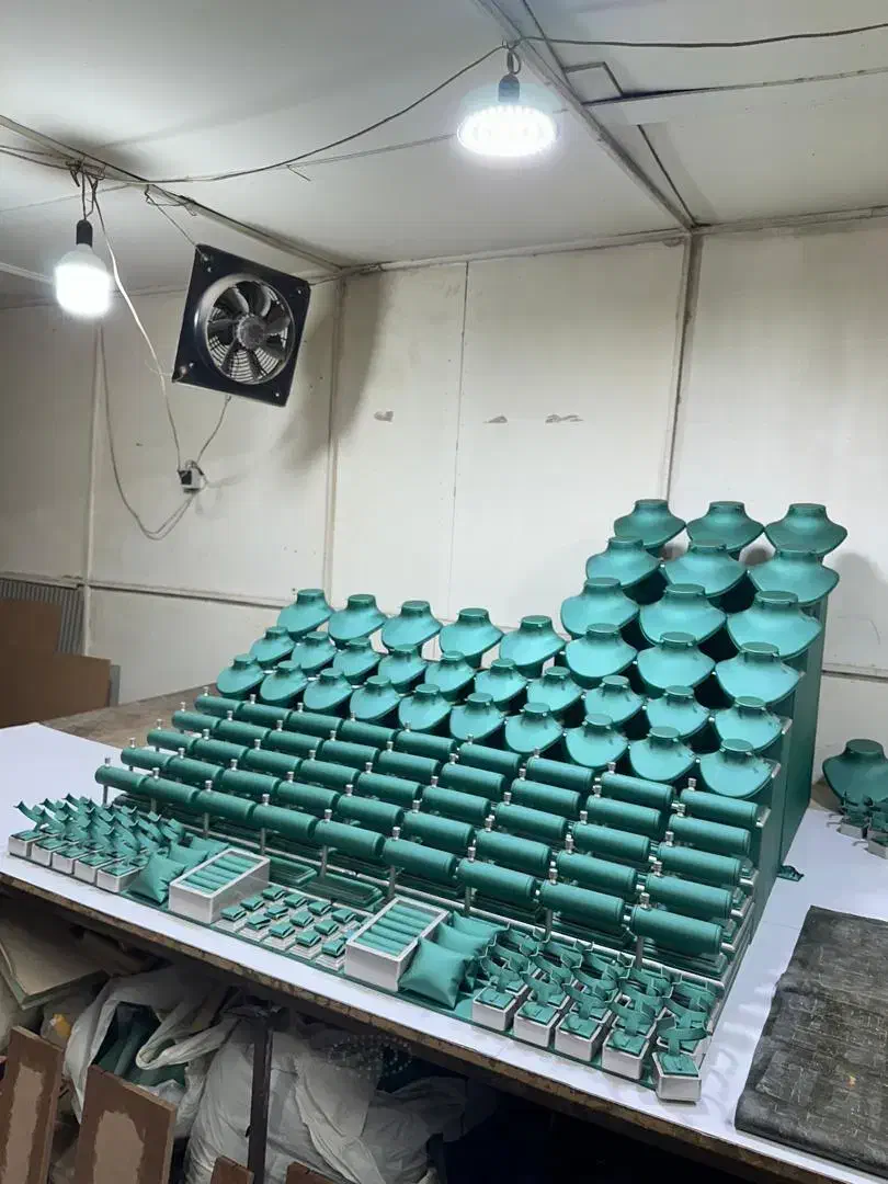 کارگر ساده جهت کار و آموزش|استخدام صنعتی، فنی، مهندسی|آمل, |دیوار