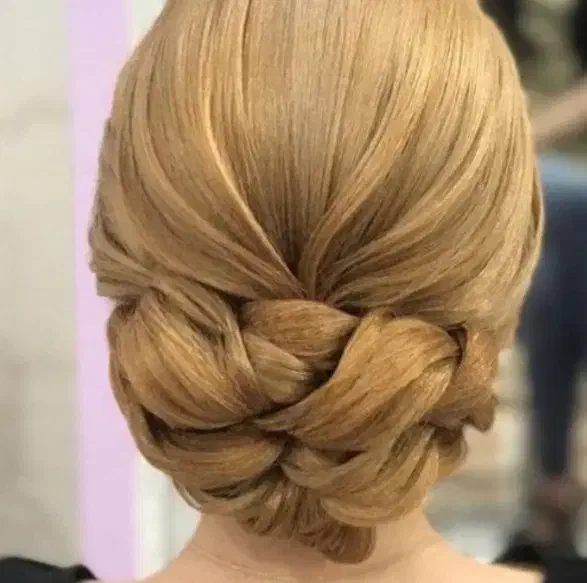 میکاپ وشنیون بابهترین متریال.تضمینی|خدمات آرایشگری و زیبایی|نیشابور, دارایی|دیوار