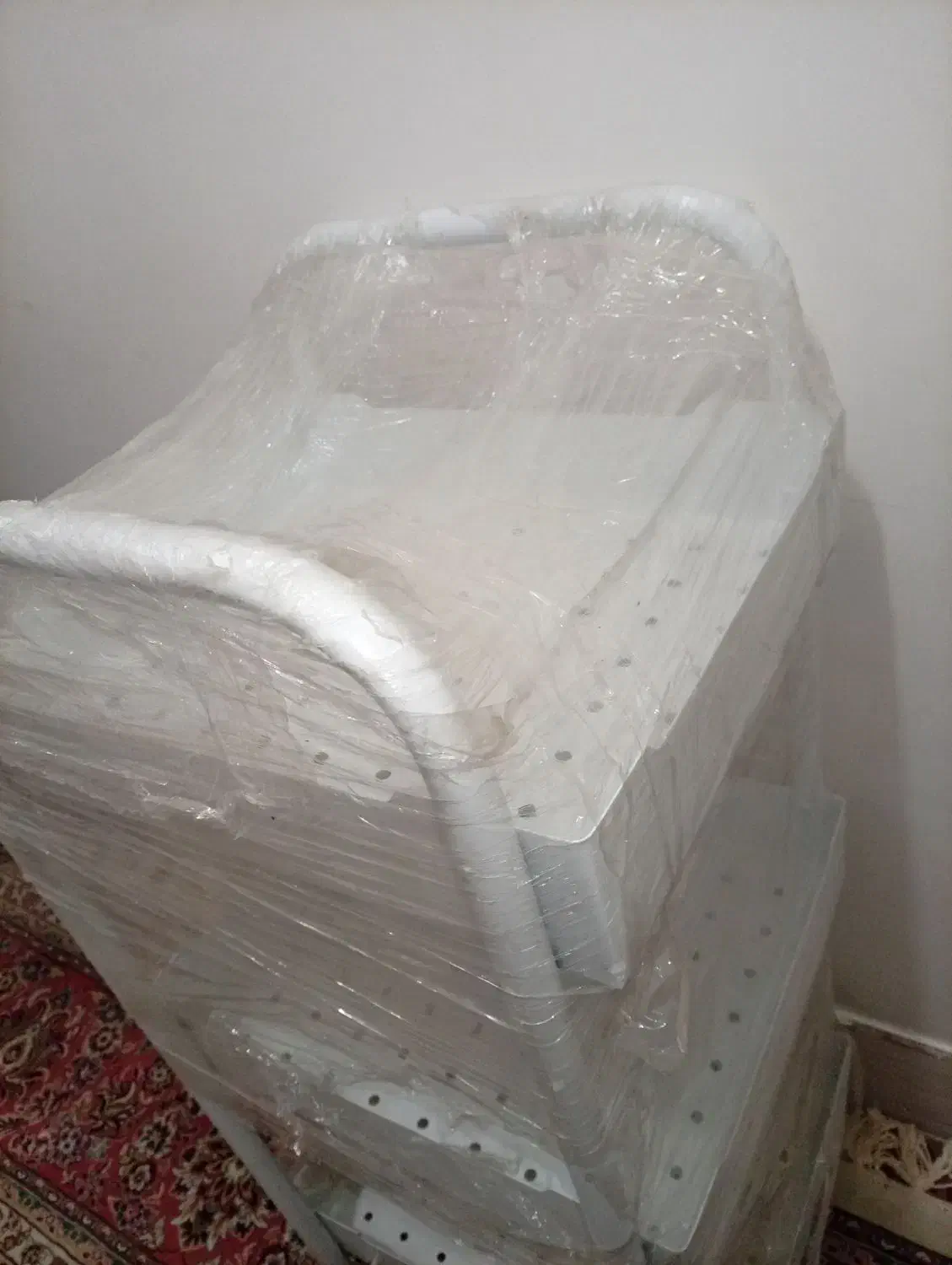 تخت و میز مژه‌کار|آرایشگاه و سالن‌های زیبایی|دهدشت, |دیوار